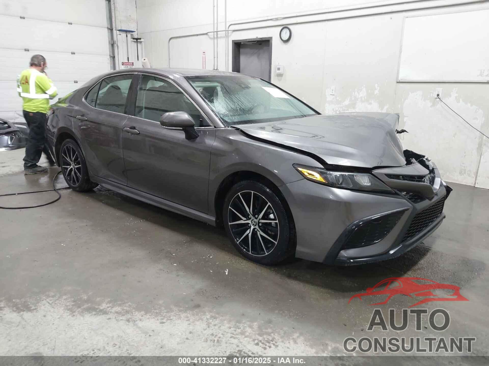 TOYOTA CAMRY 2023 - 4T1G11AK3PU817219