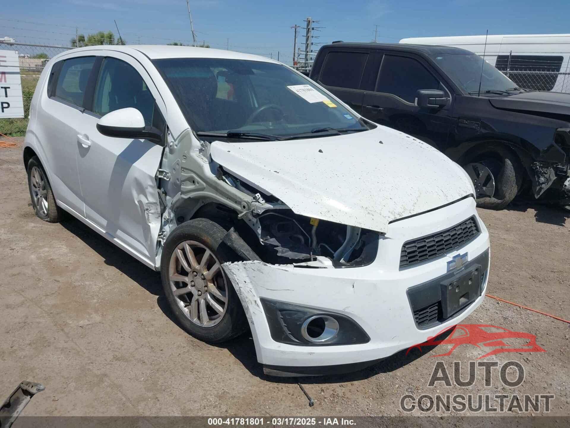 CHEVROLET SONIC 2013 - 1G1JC6SH2D4100982