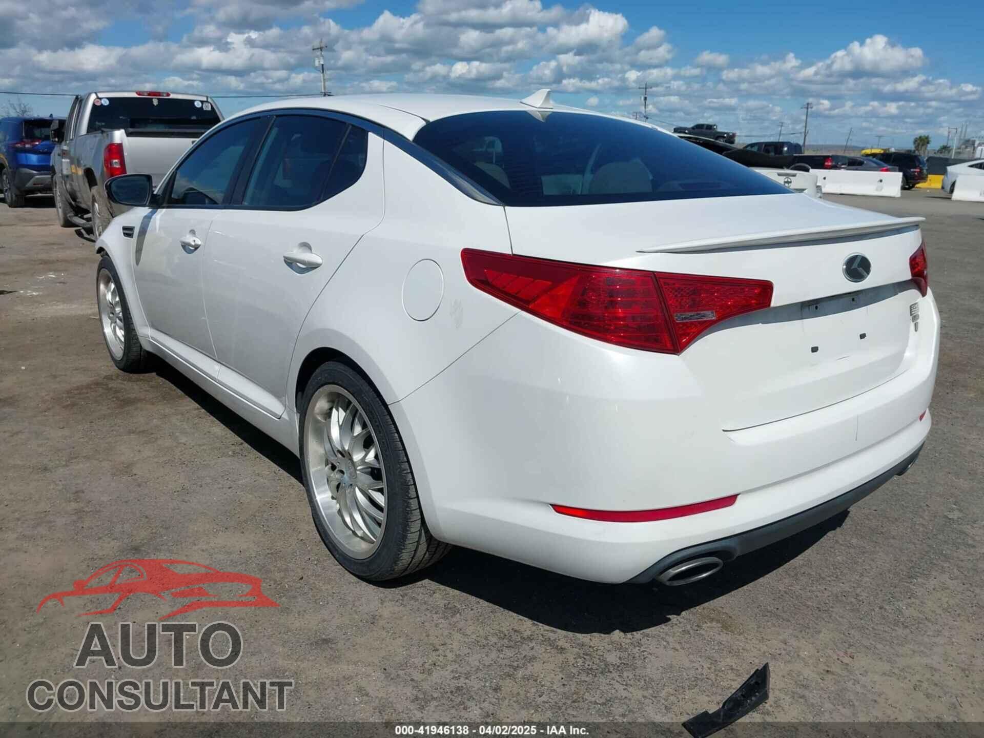 KIA OPTIMA 2011 - KNAGM4A71B5072995