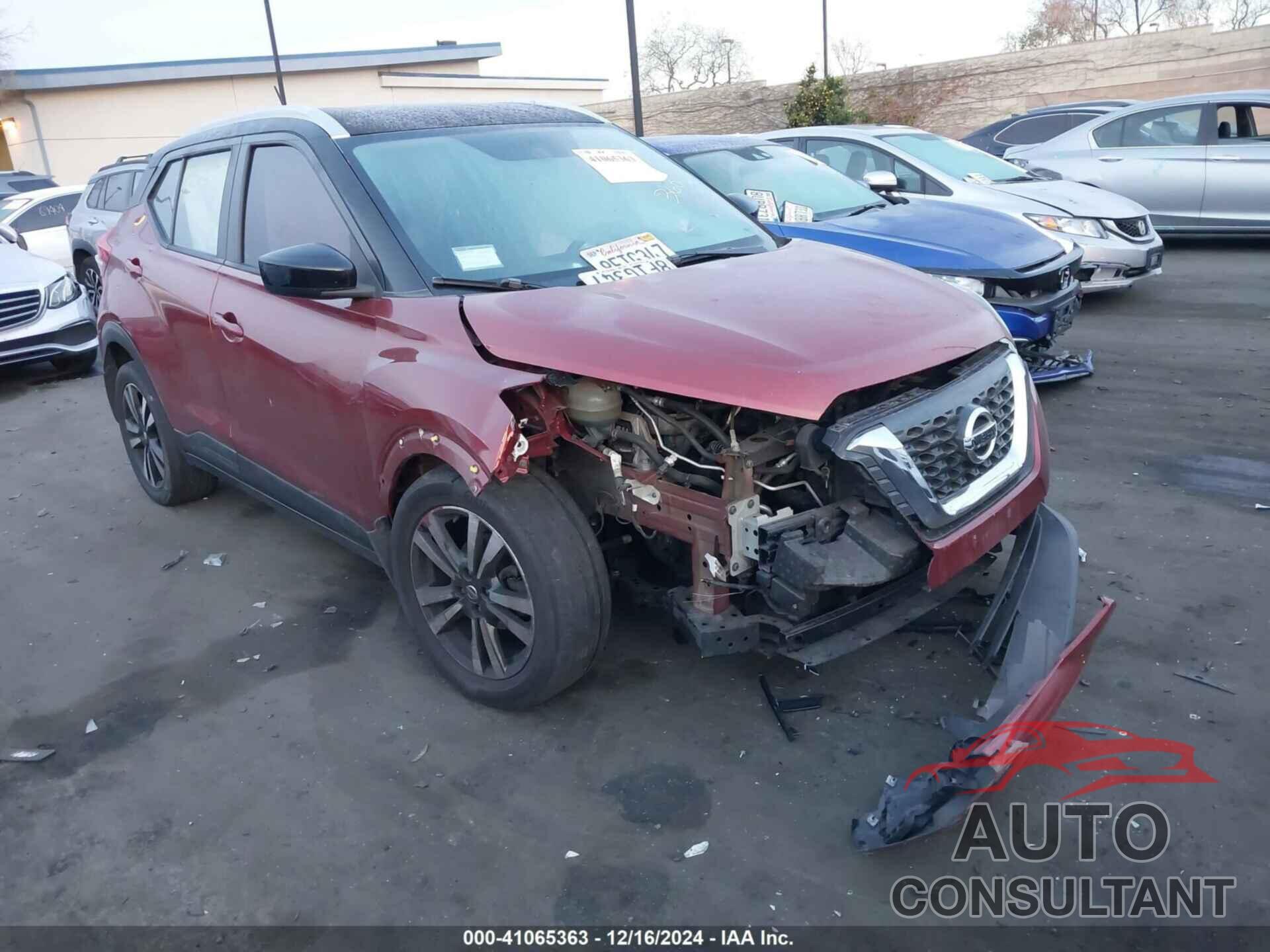 NISSAN KICKS 2018 - 3N1CP5CUXJL517043