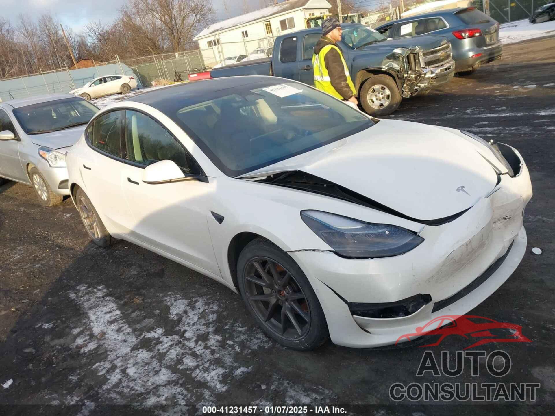 TESLA MODEL 3 2022 - 5YJ3E1EB8NF183736