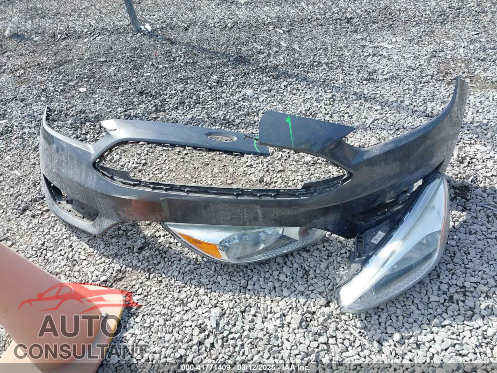 FORD FOCUS 2017 - 1FADP3F24HL243608