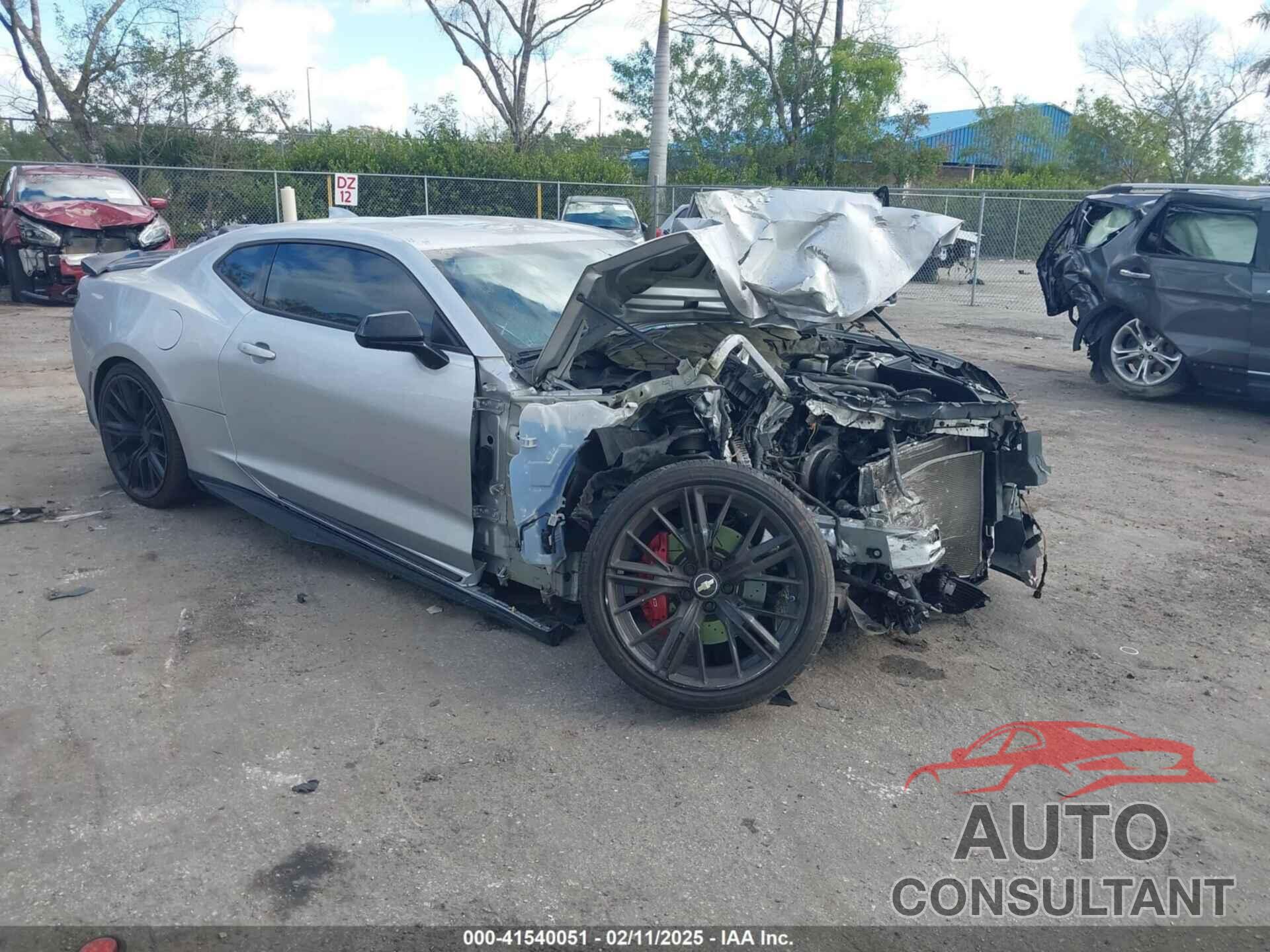 CHEVROLET CAMARO 2018 - 1G1FH1R72J0159136