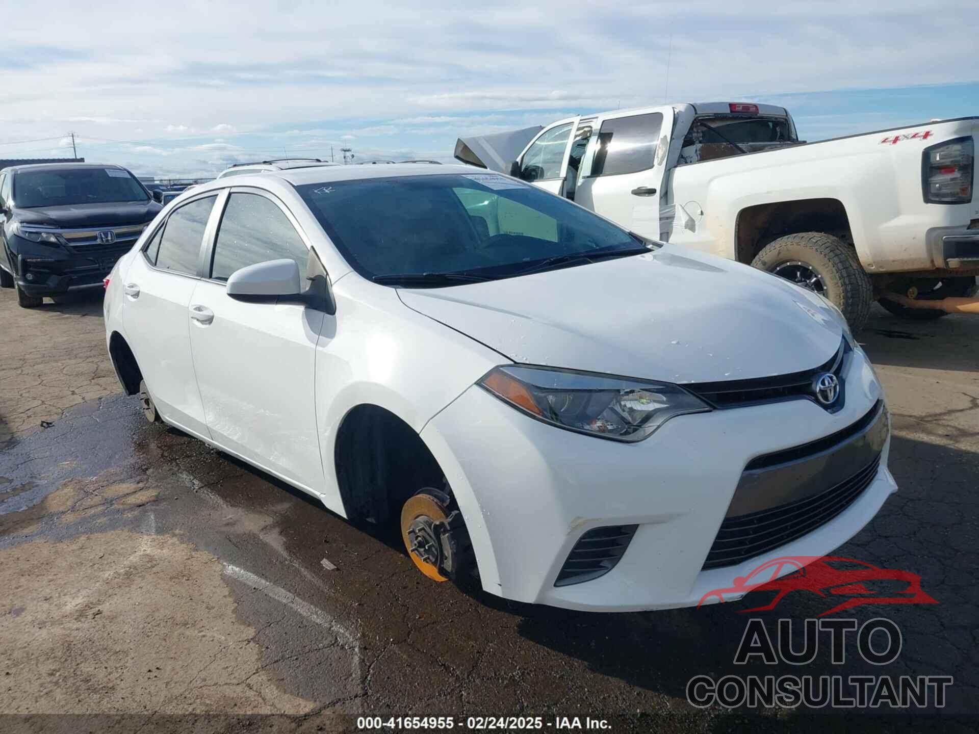 TOYOTA COROLLA 2015 - 5YFBURHE5FP287285