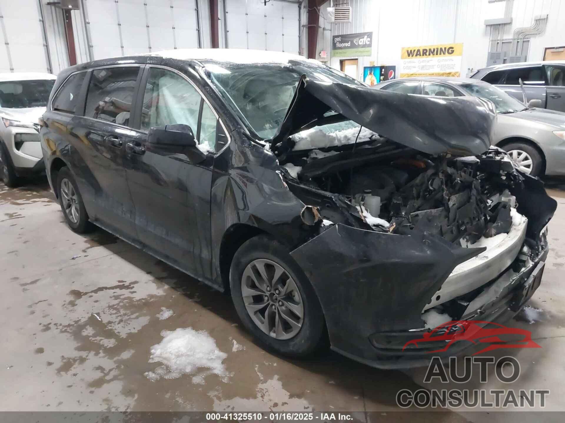 TOYOTA SIENNA 2023 - 5TDKSKFC3PS099467