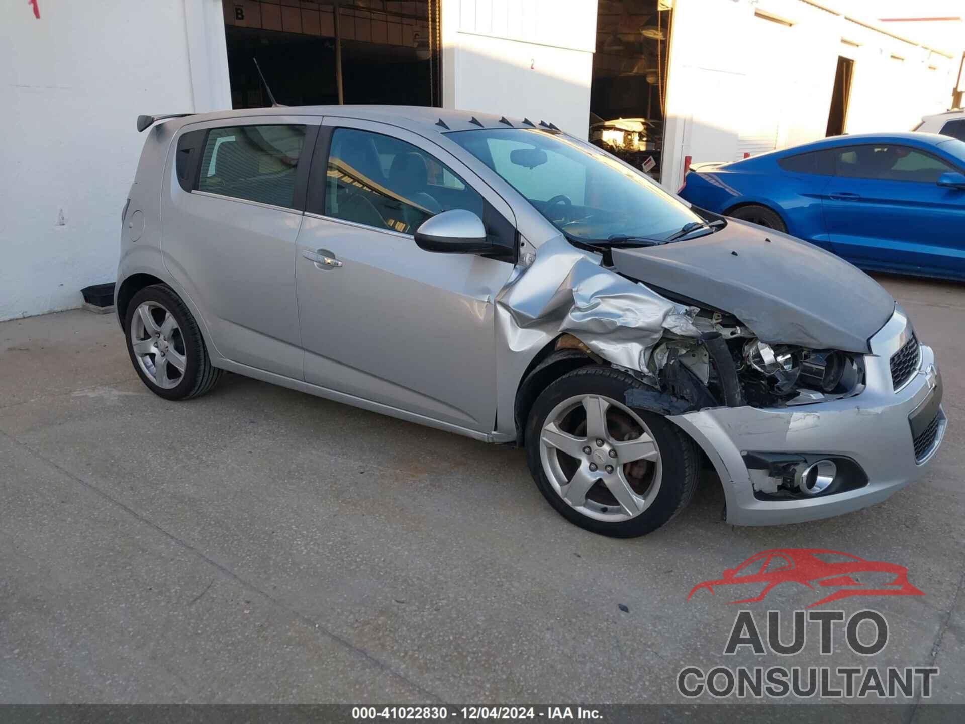 CHEVROLET SONIC 2012 - 1G1JE6SH1C4103784