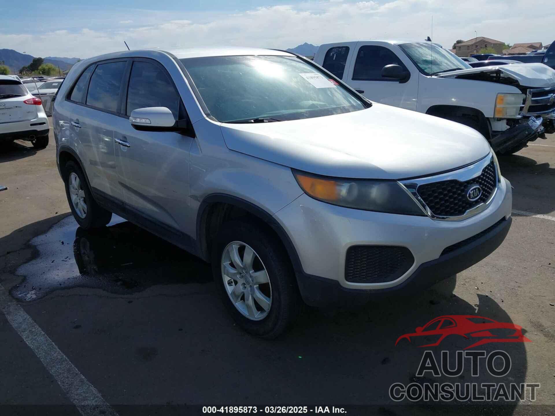 KIA SORENTO 2011 - 5XYKT3A15BG006771