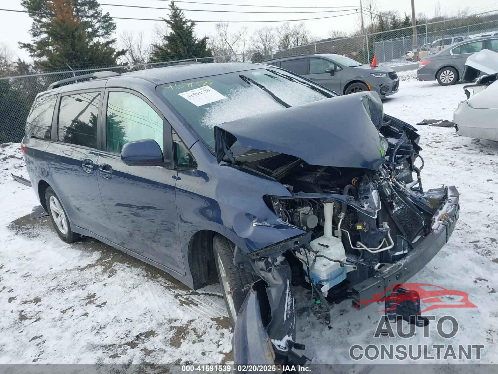 TOYOTA SIENNA 2018 - 5TDKZ3DC3JS905514