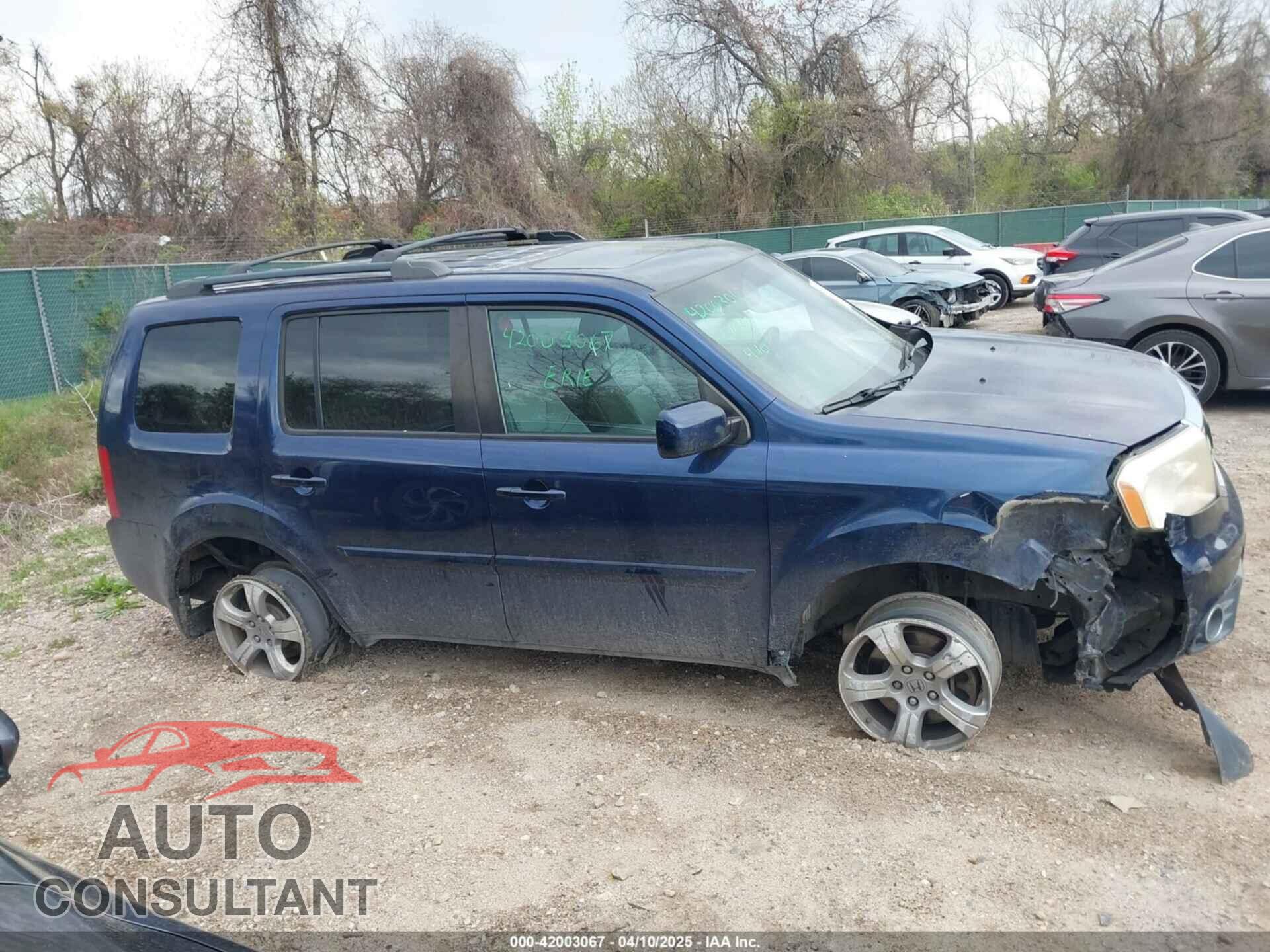 HONDA PILOT 2015 - 5FNYF4H52FB020804