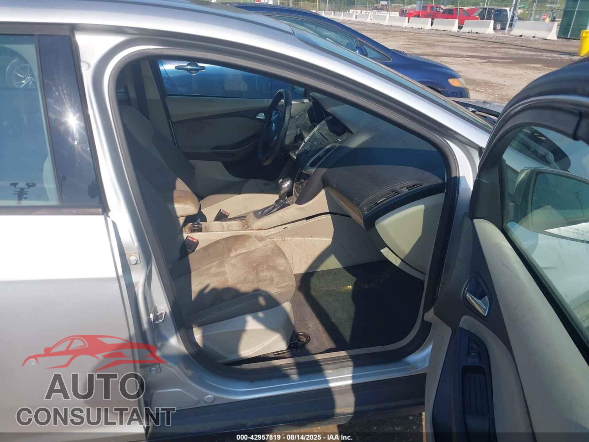 FORD FOCUS 2012 - 1FAHP3F28CL224859