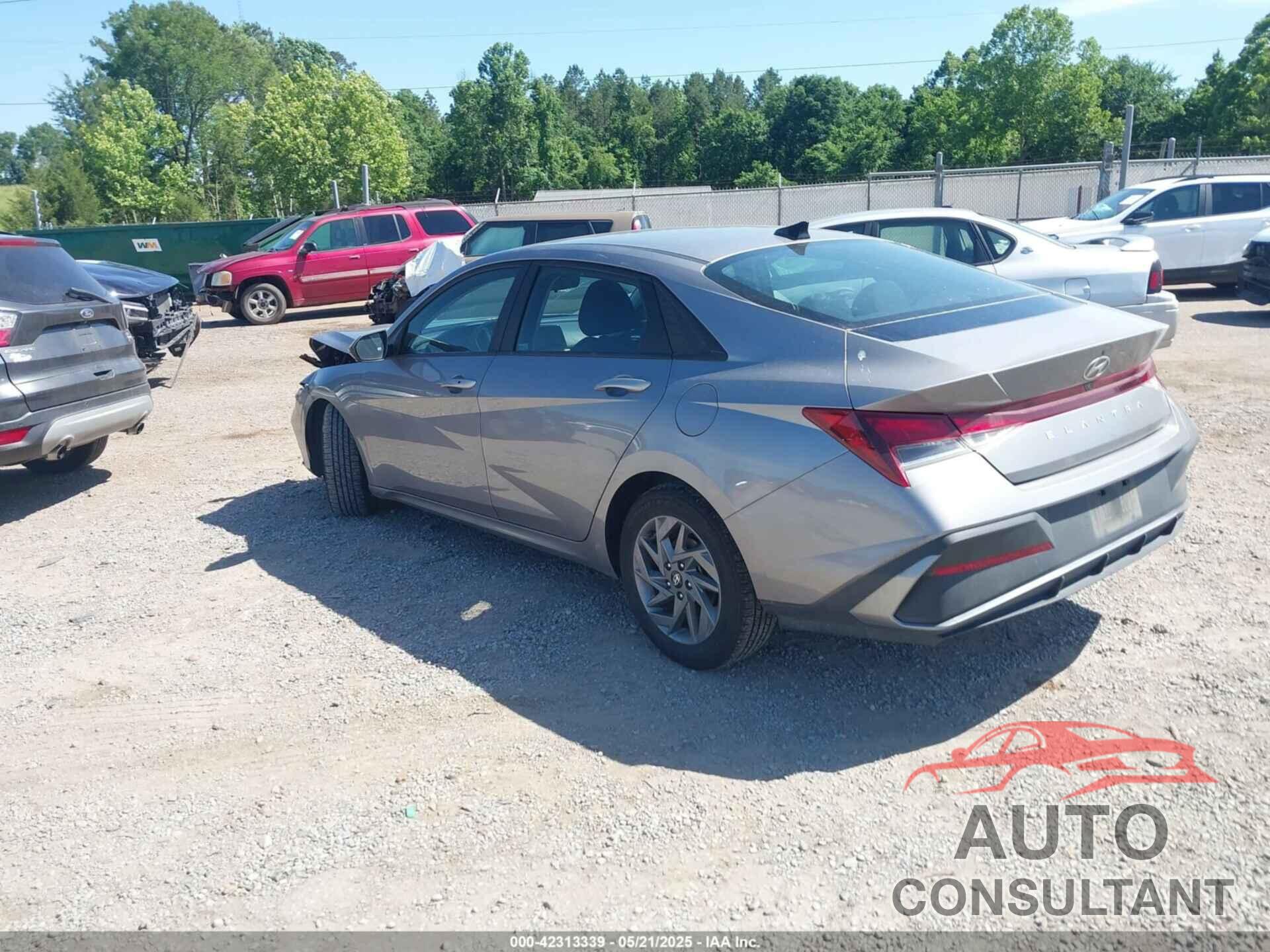 HYUNDAI ELANTRA 2024 - KMHLM4DG4RU650418