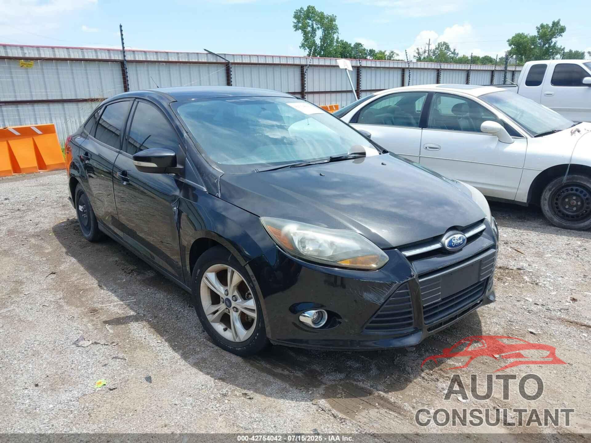 FORD FOCUS 2014 - 1FADP3F2XEL270825