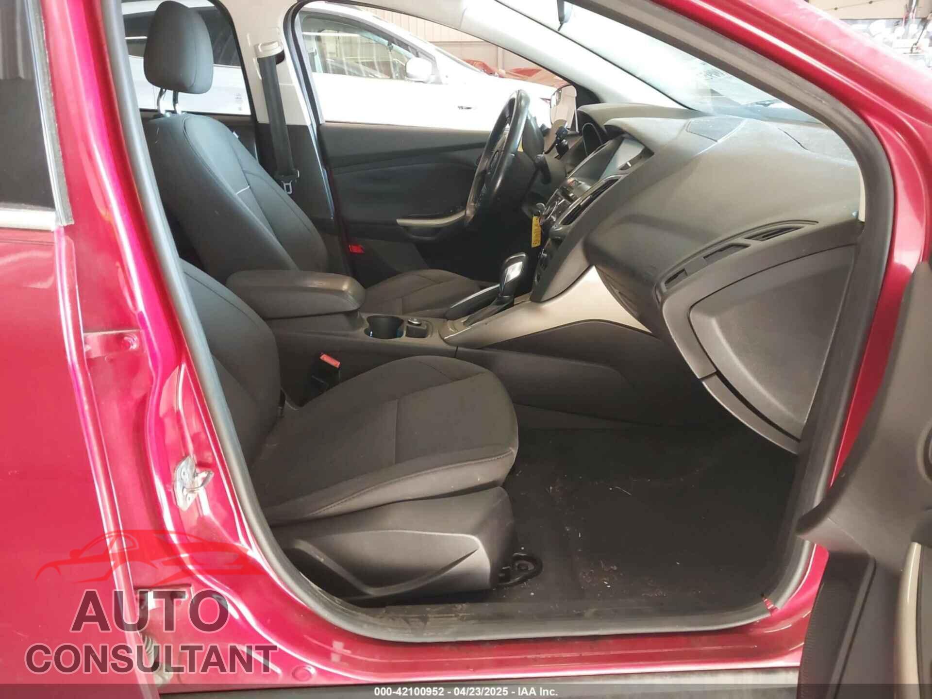 FORD FOCUS 2012 - 1FAHP3M27CL379132