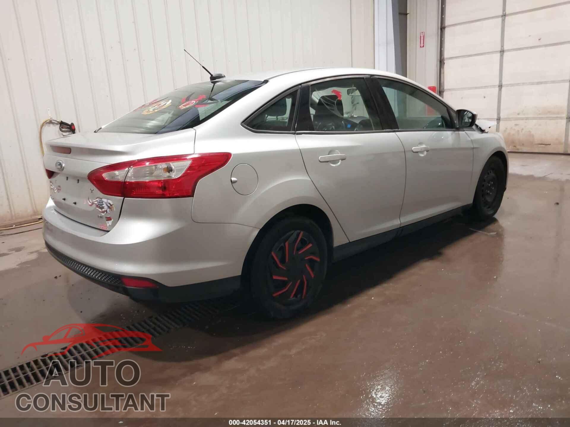 FORD FOCUS 2012 - 1FAHP3F21CL284921