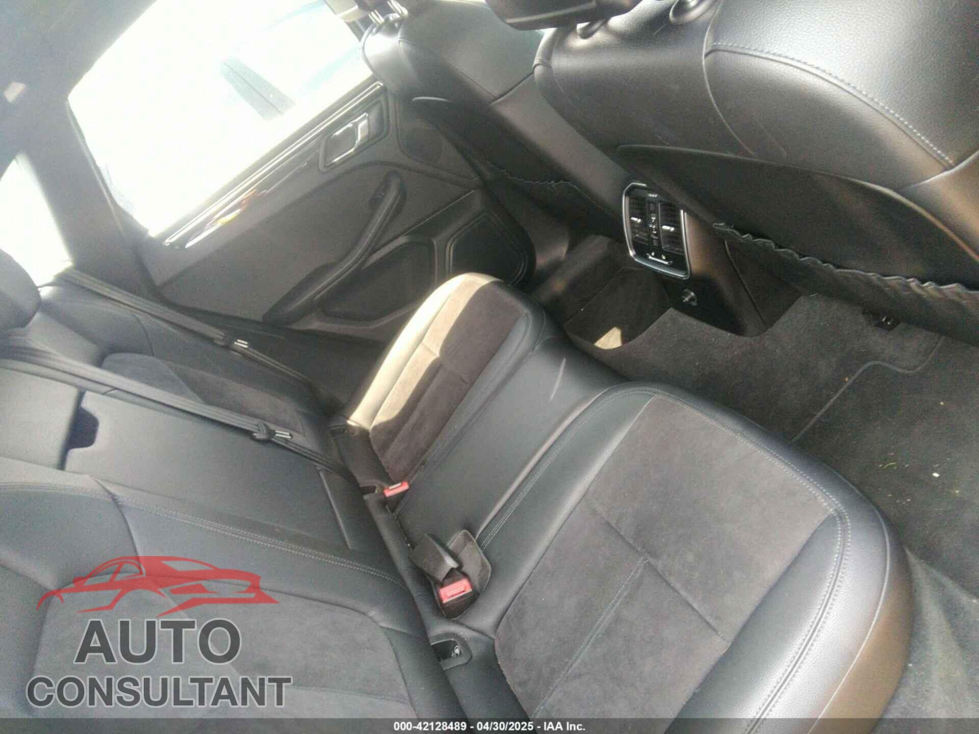 PORSCHE MACAN 2016 - WP1AB2A56GLB40663
