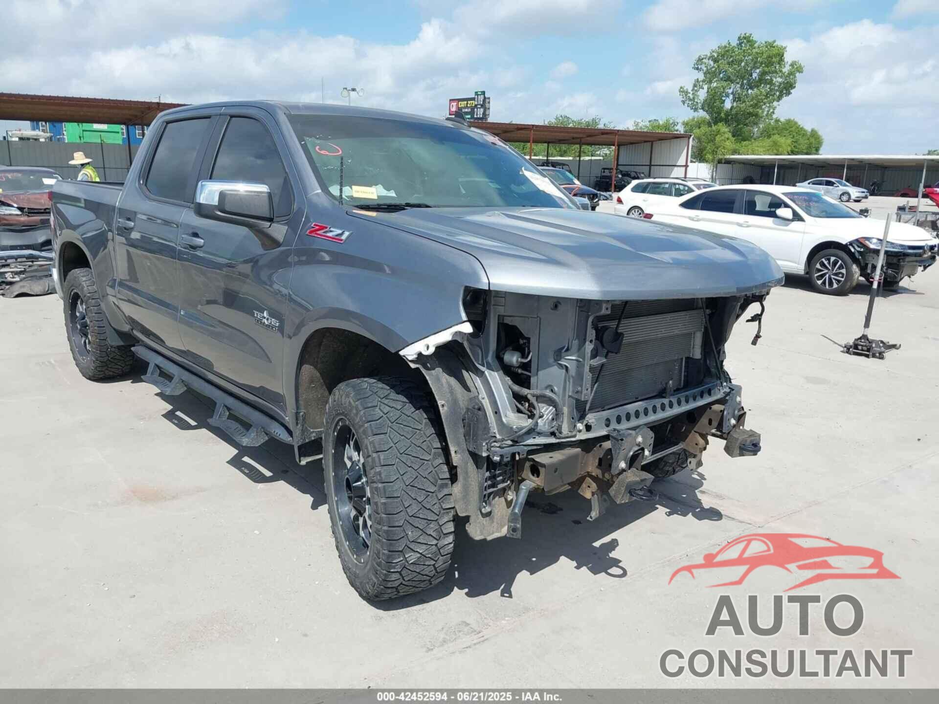 CHEVROLET SILVERADO 1500 2021 - 1GCUYDED5MZ337326