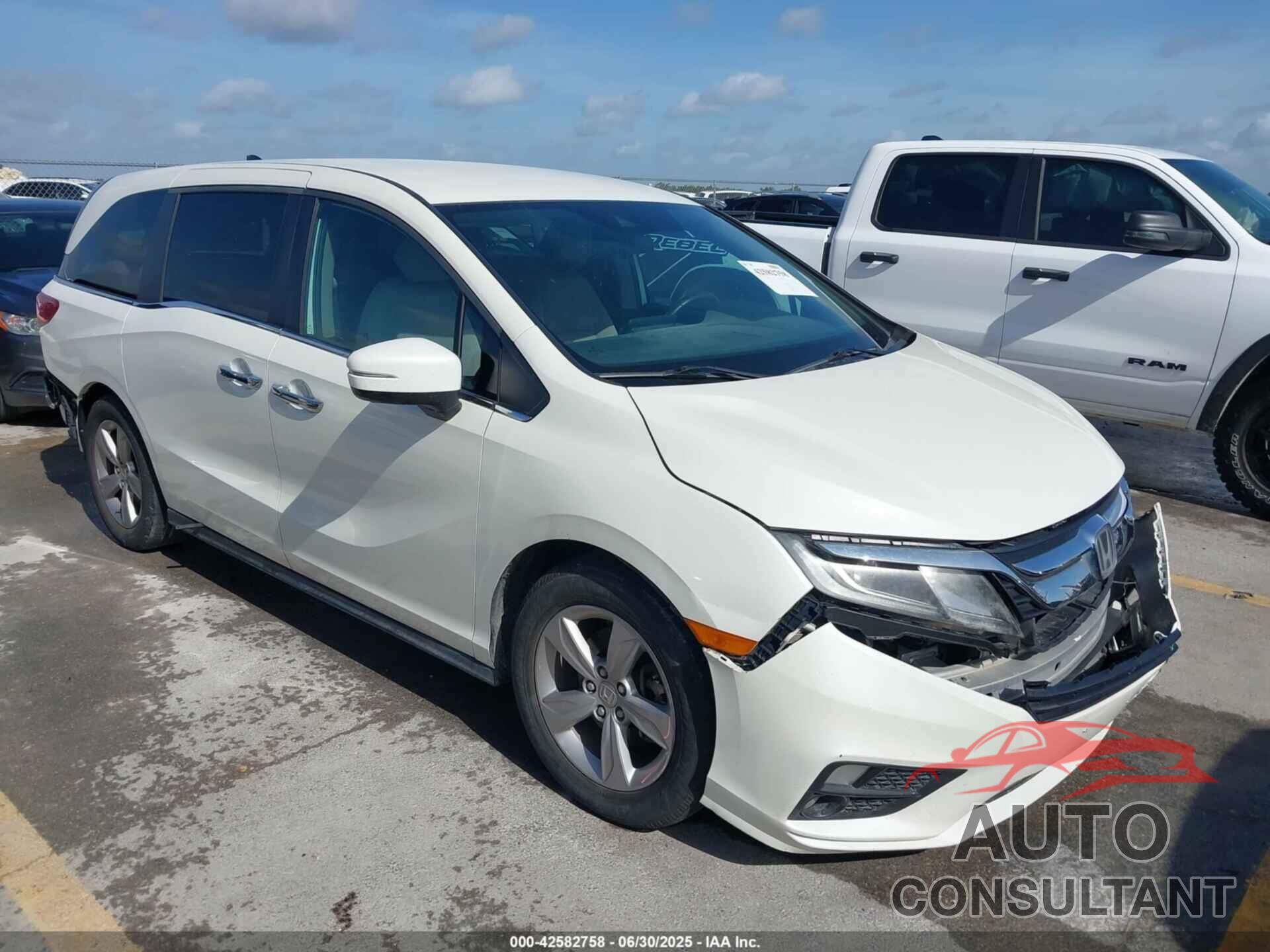 HONDA ODYSSEY 2018 - 5FNRL6H57JB100035
