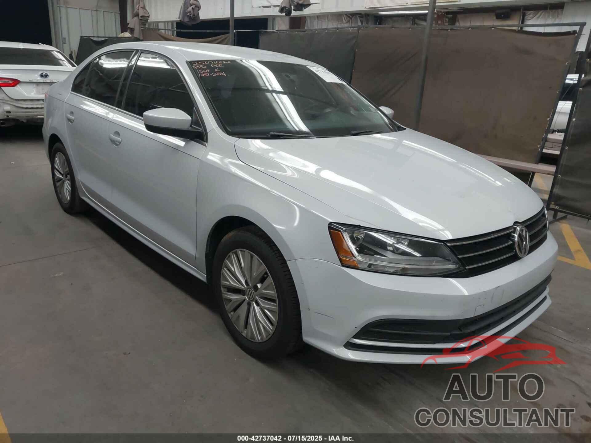 VOLKSWAGEN JETTA 2017 - 3VW2B7AJ2HM231569