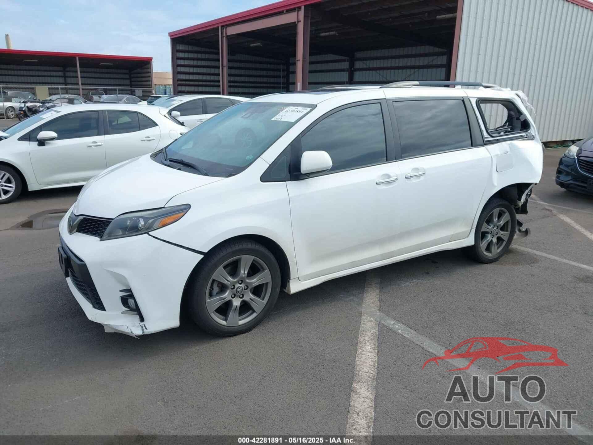 TOYOTA SIENNA 2019 - 5TDXZ3DC0KS990321