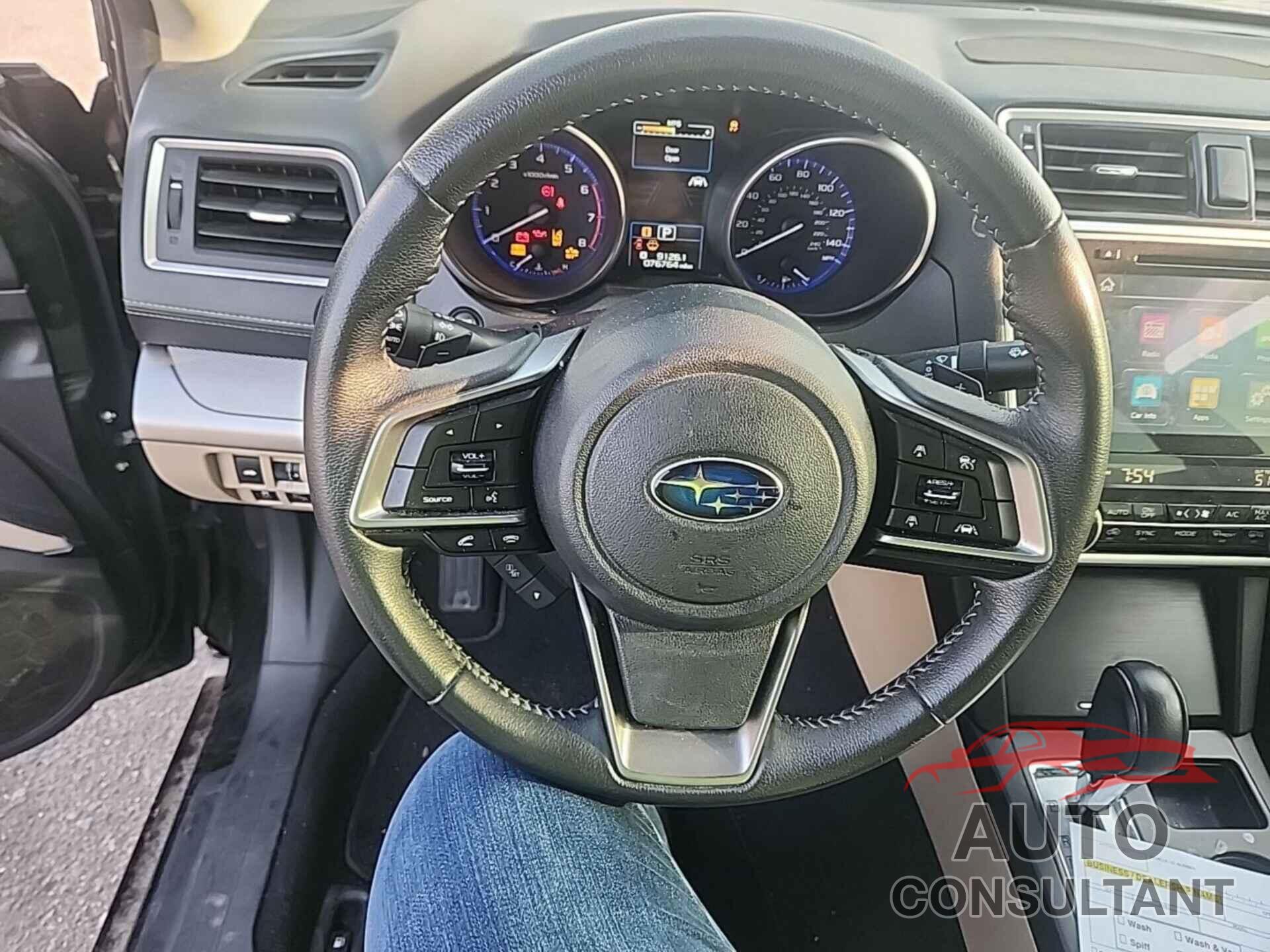 SUBARU LEGACY 2018 - 4S3BNAF69J3023708