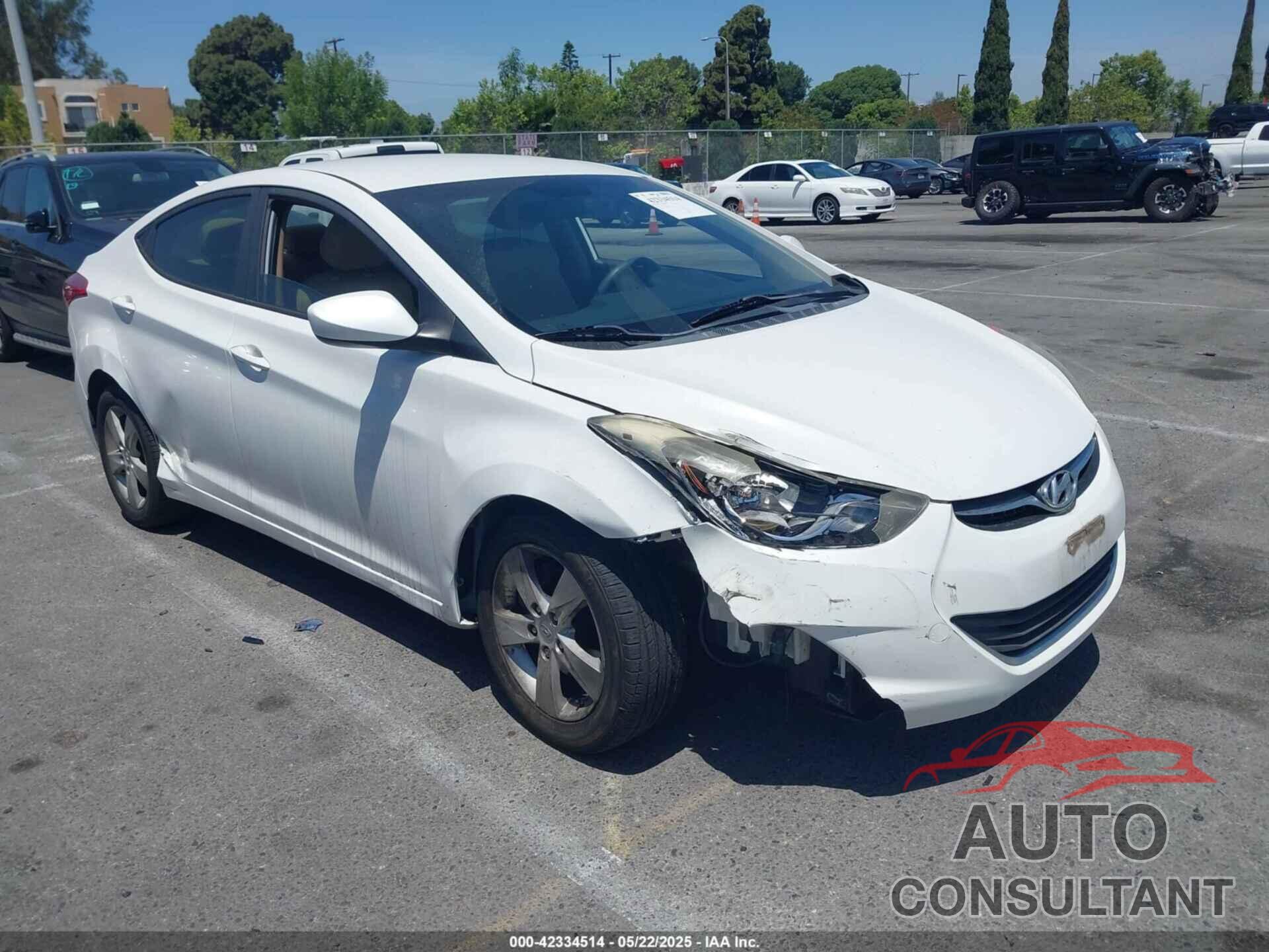 HYUNDAI ELANTRA 2012 - 5NPDH4AE8CH117750