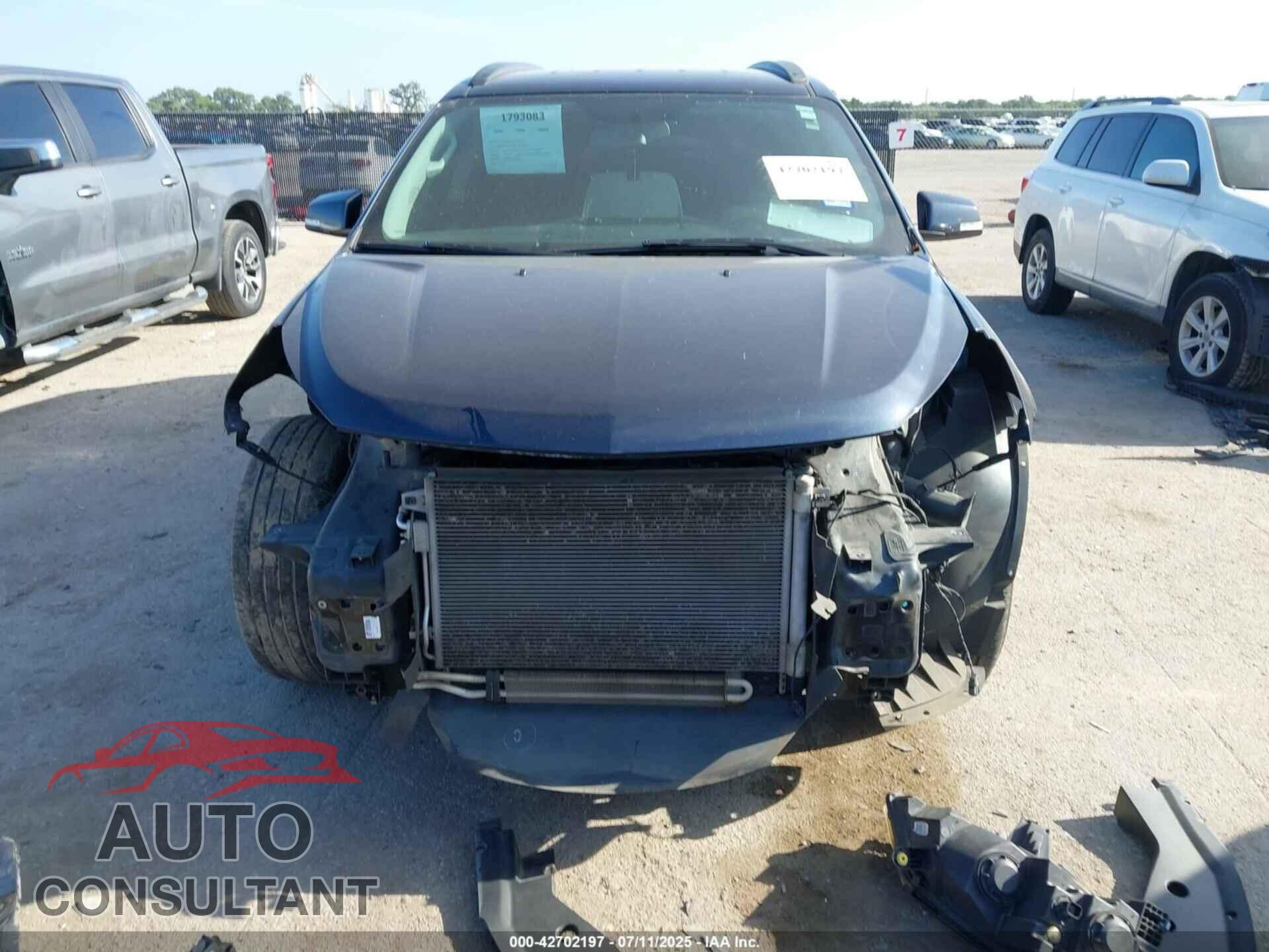 CHEVROLET TRAVERSE 2016 - 1GNKRGKD9GJ258357