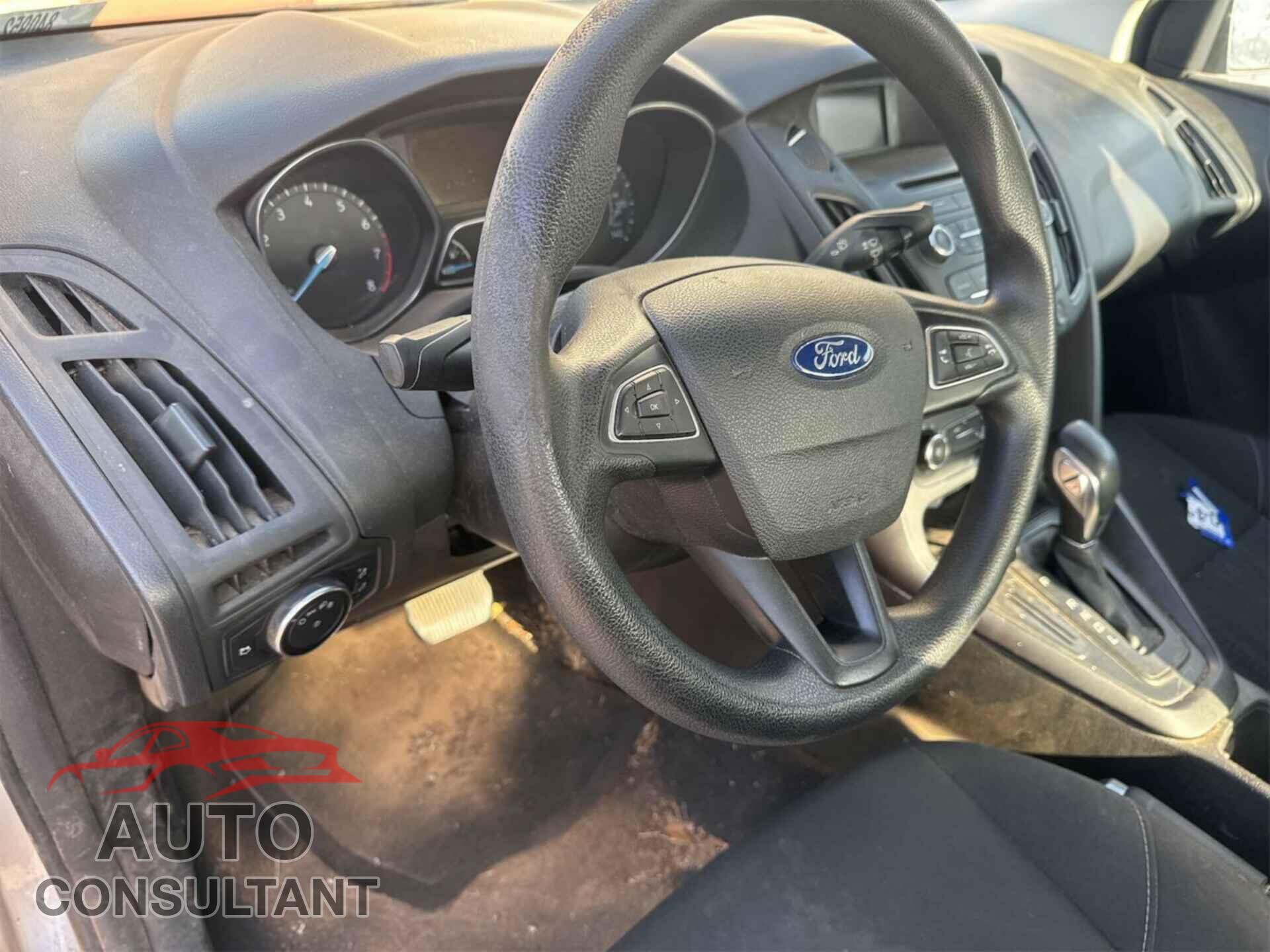 FORD FOCUS 2016 - 1FADP3E21GL366296