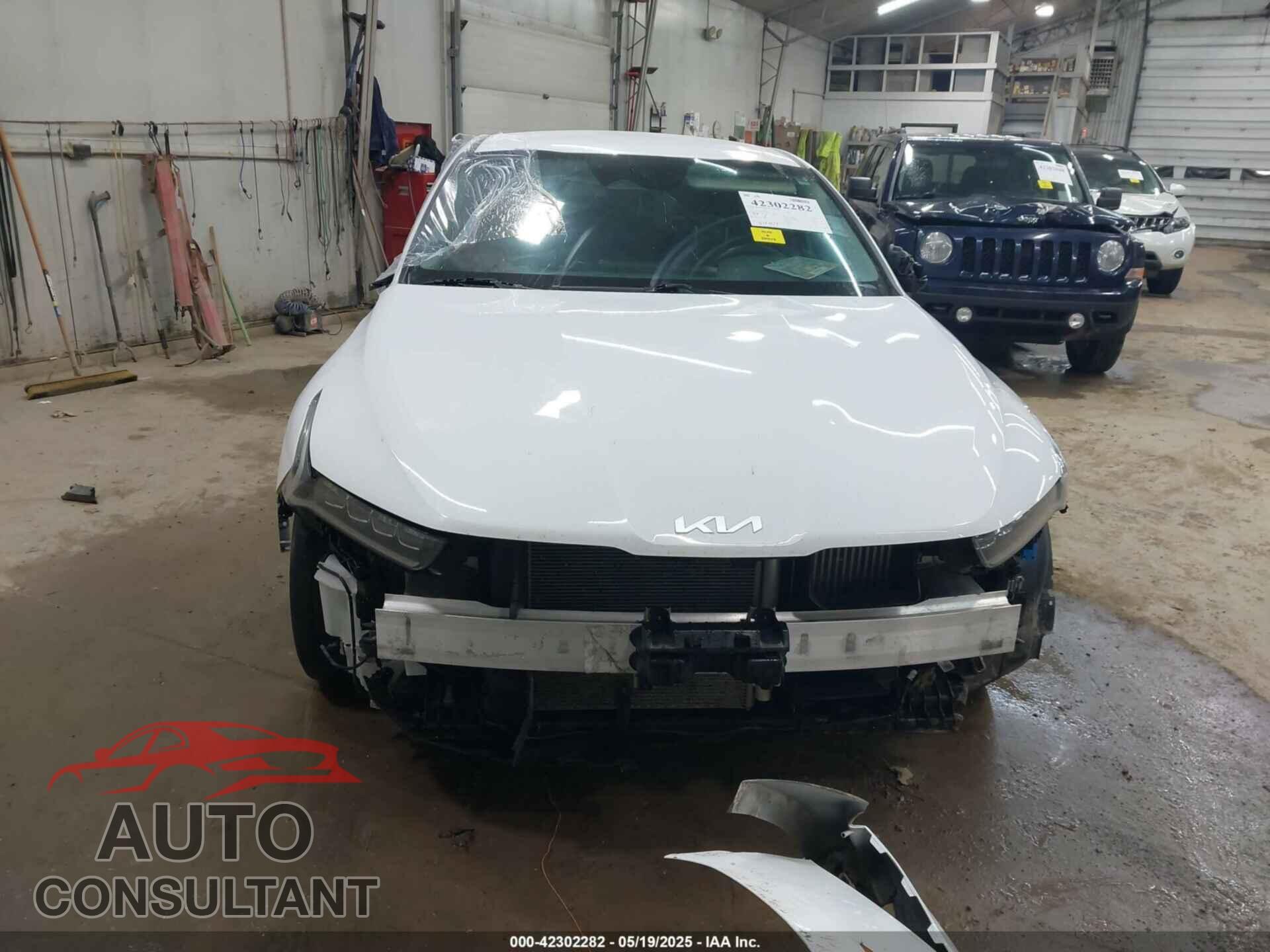 KIA K5 2023 - 5XXG14J25PG183200