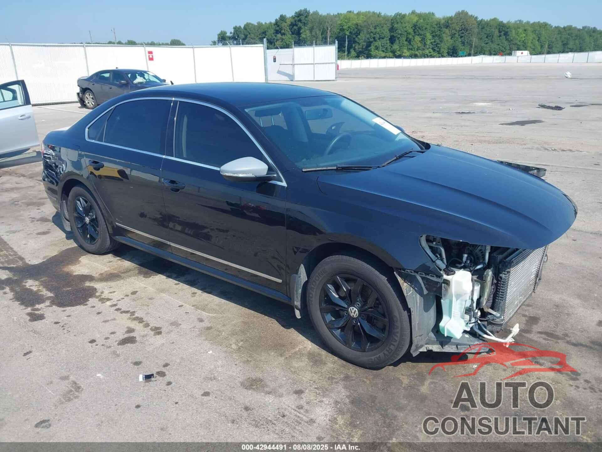 VOLKSWAGEN PASSAT 2017 - 1VWAT7A38HC077994