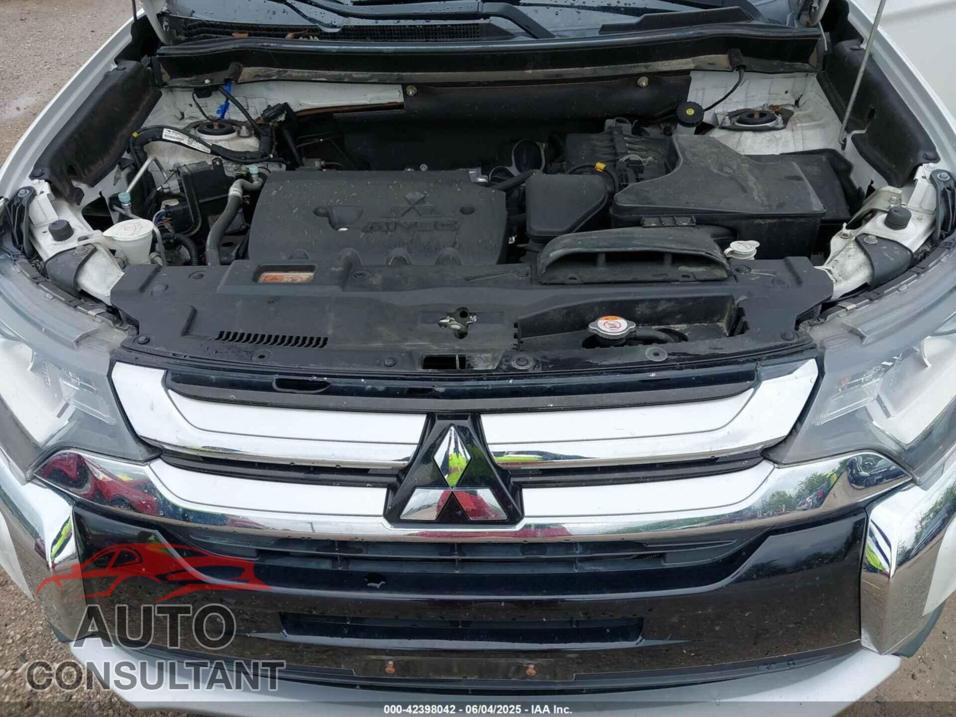 MITSUBISHI OUTLANDER 2017 - JA4AZ3A33HZ045357