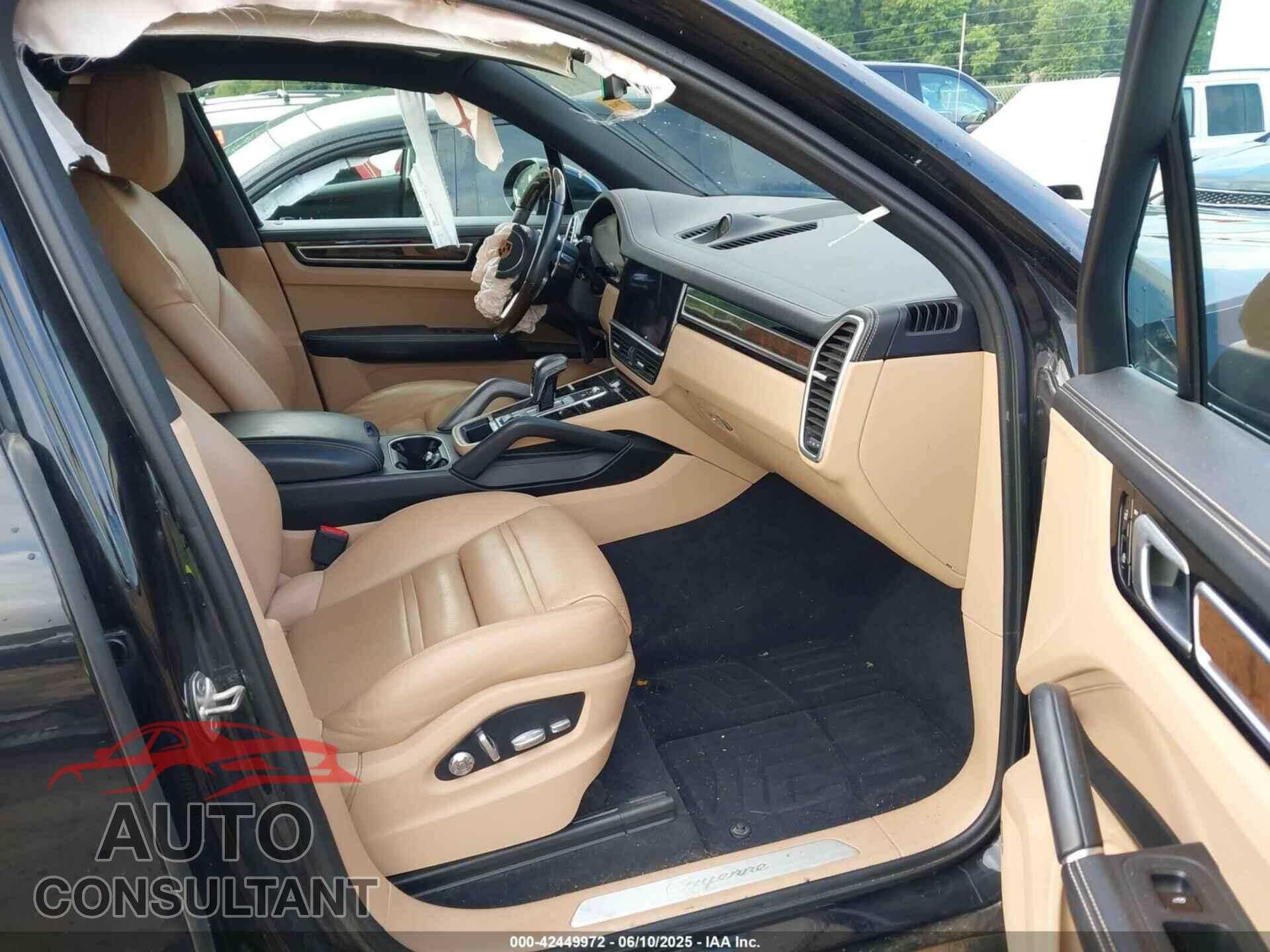 PORSCHE CAYENNE 2020 - WP1AA2AY4LDA07823