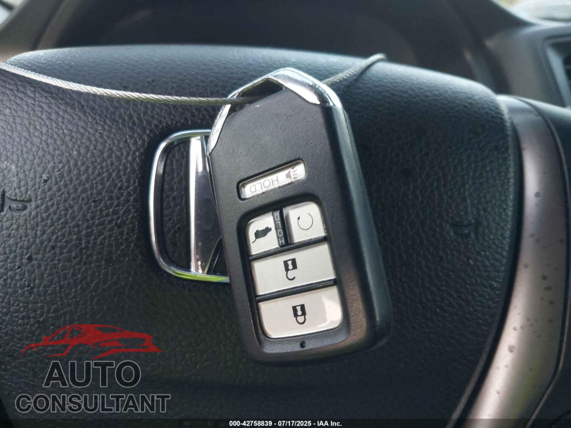 HONDA PILOT 2018 - 5FNYF5H85JB010809