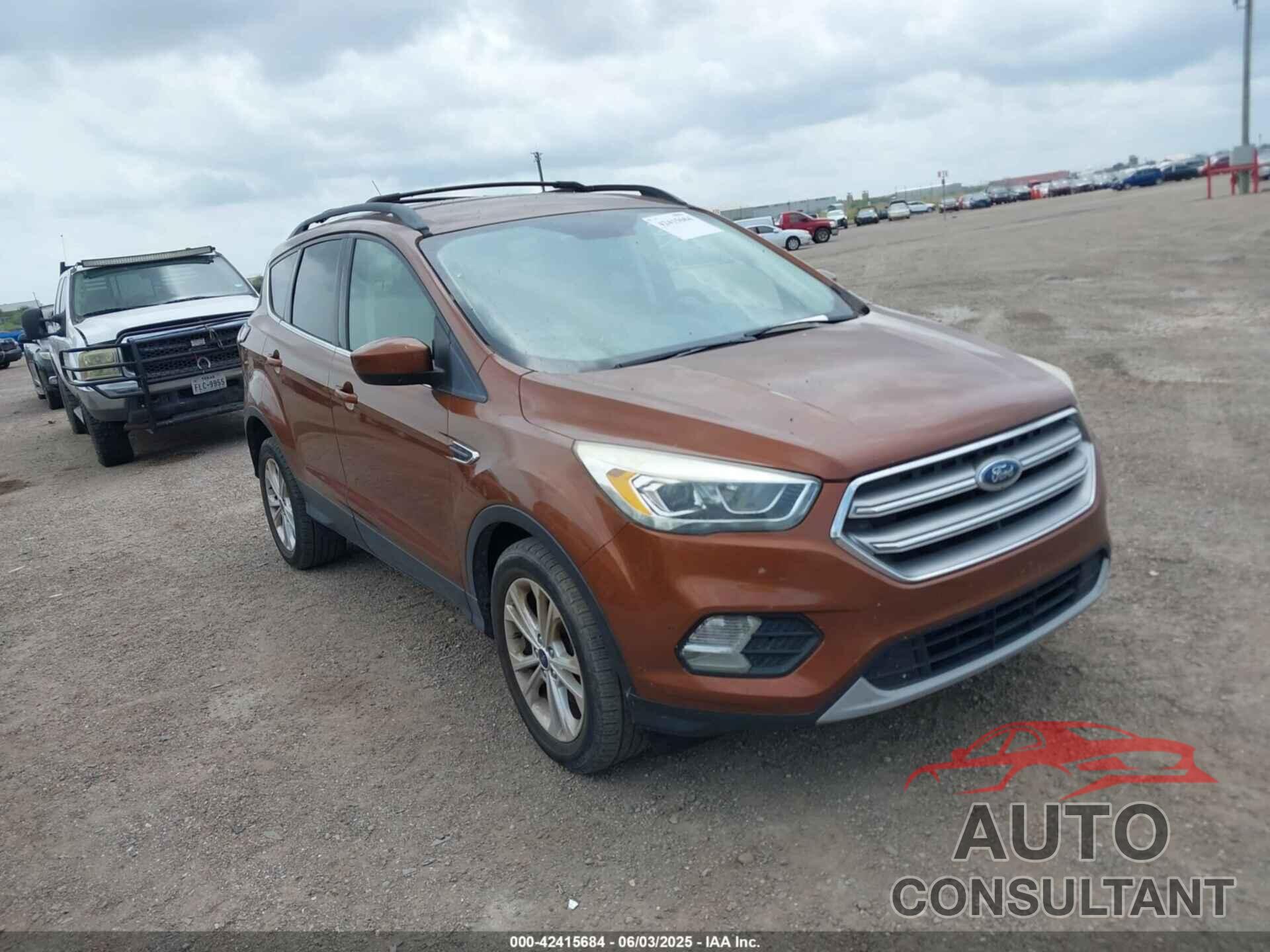 FORD ESCAPE 2017 - 1FMCU0G93HUC54887