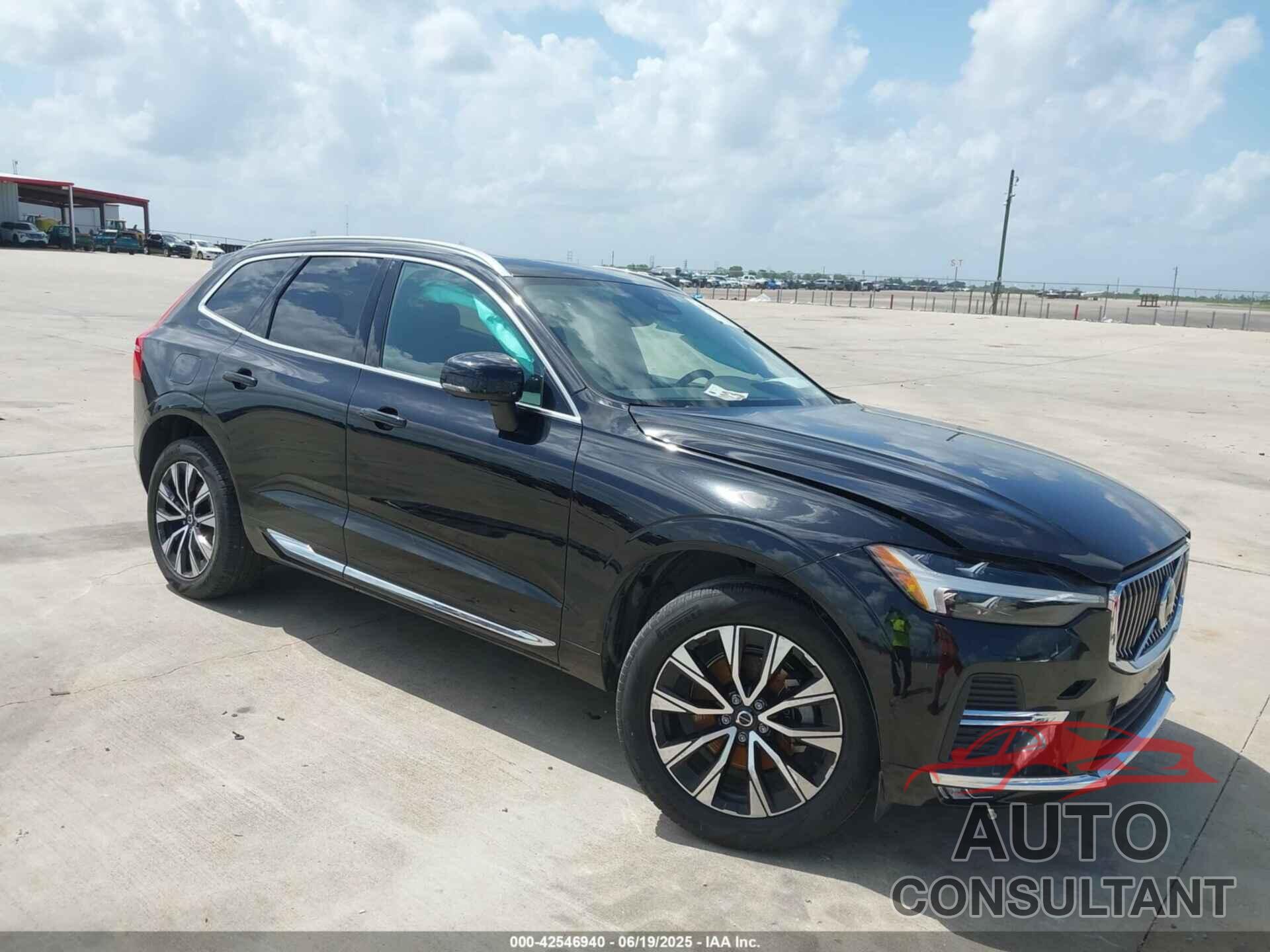 VOLVO XC60 2023 - YV4L12RN6P1390933