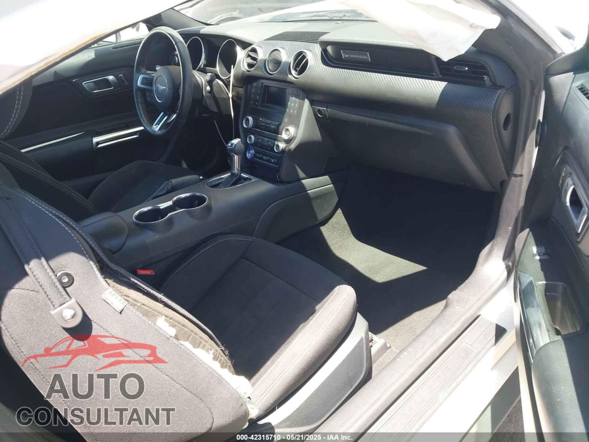 FORD MUSTANG 2021 - 1FA6P8TH8M5157702