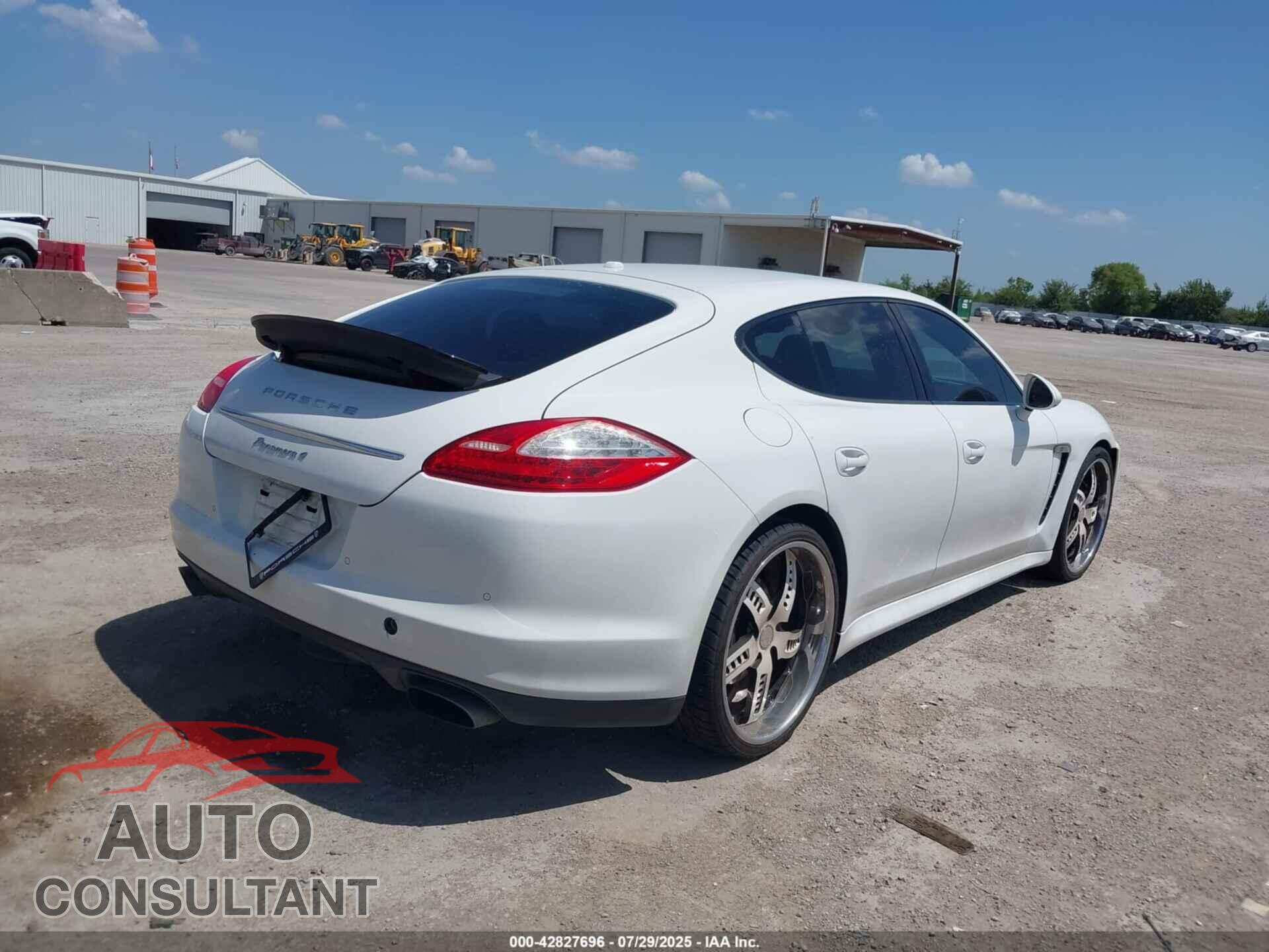 PORSCHE PANAMERA 2011 - WP0AA2A7XBL012828