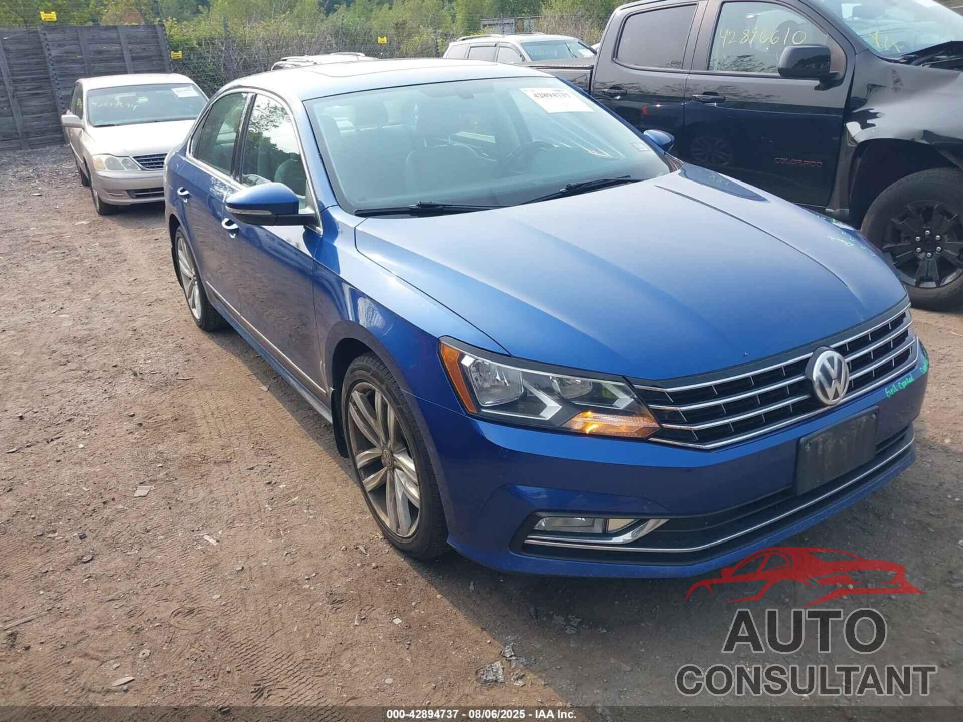 VOLKSWAGEN PASSAT 2016 - 1VWCT7A30GC027260