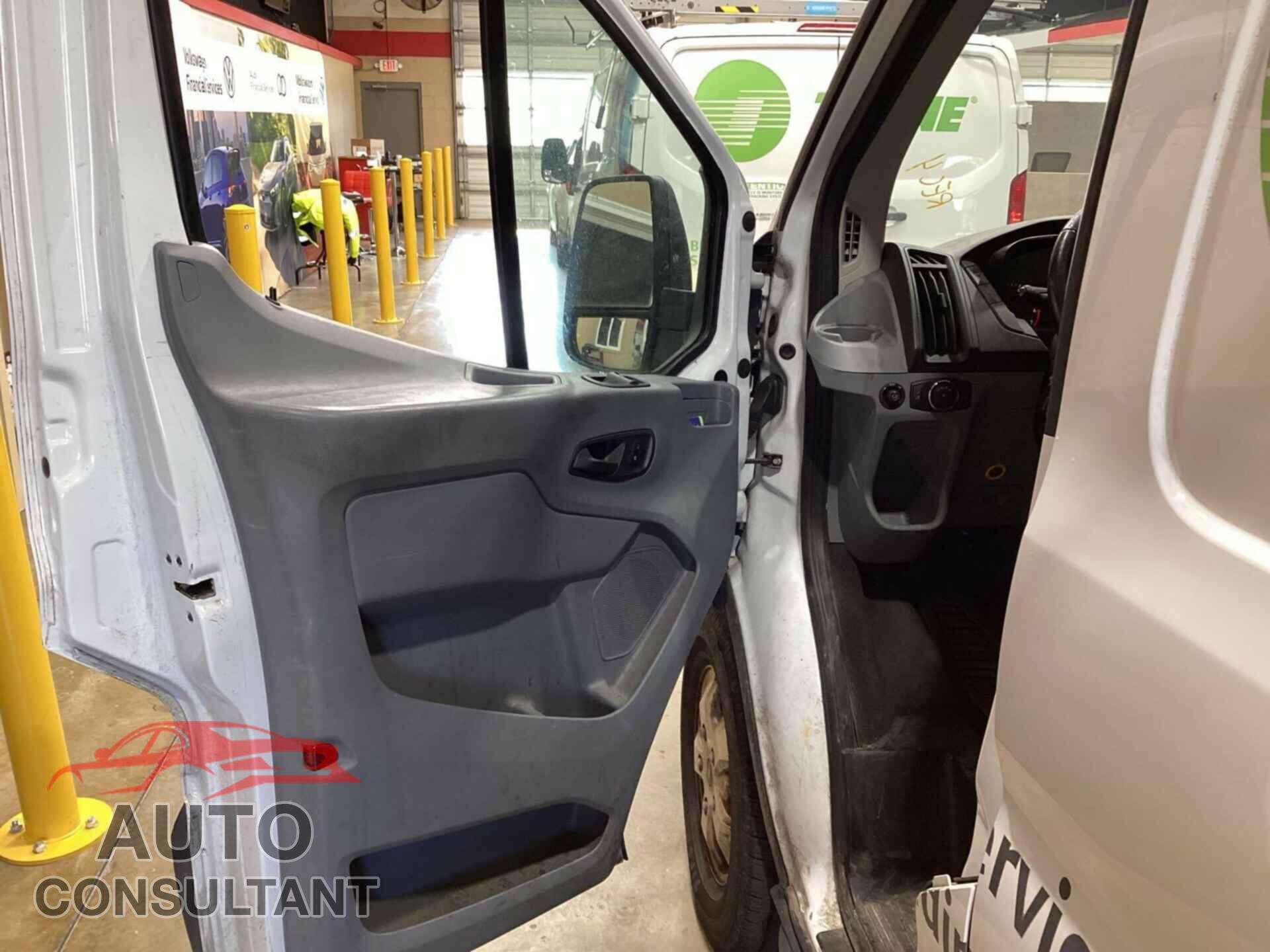 FORD TRANSIT 2018 - 1FTYR1YG0JKB43973
