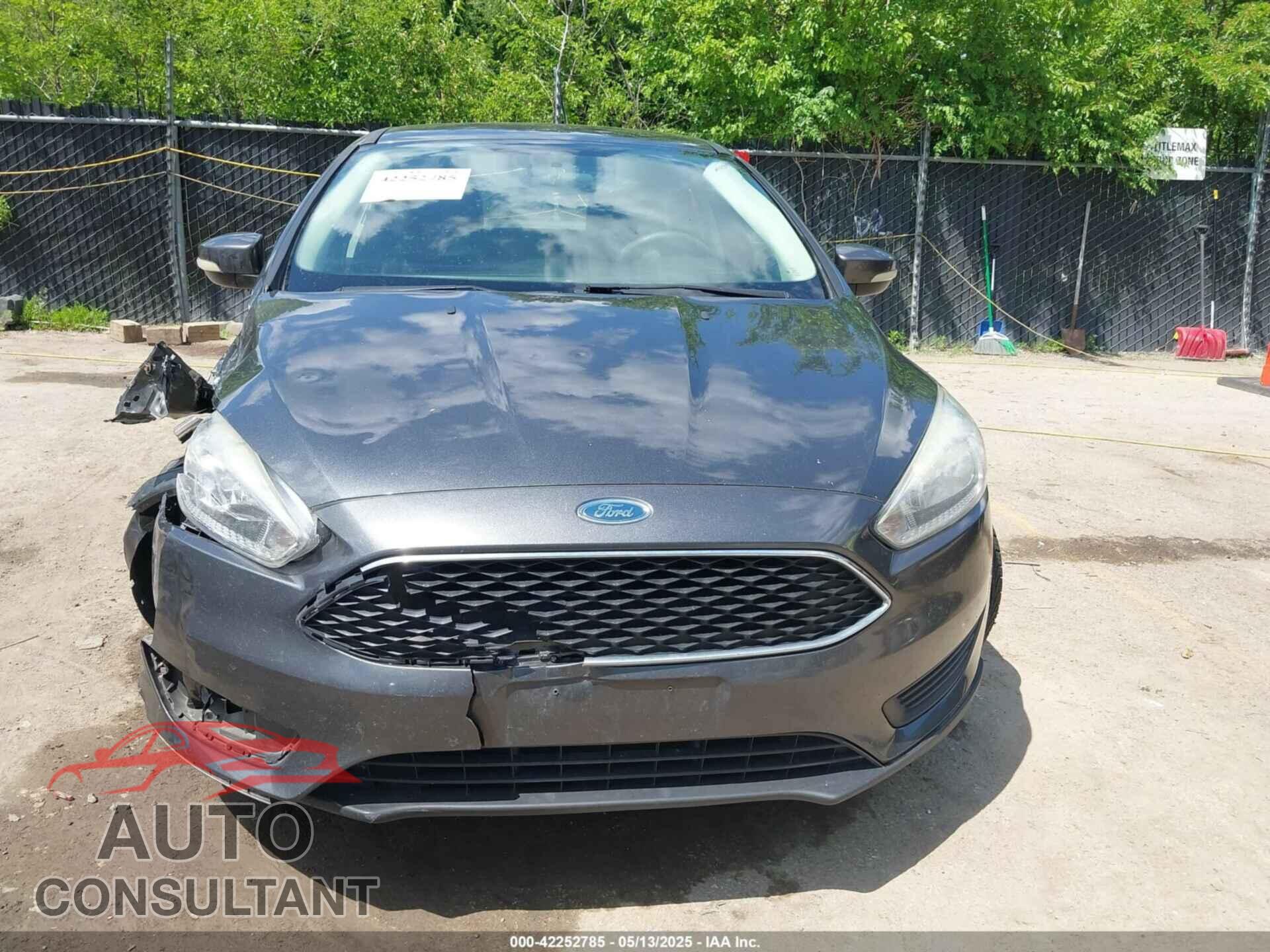 FORD FOCUS 2017 - 1FADP3F28HL263277