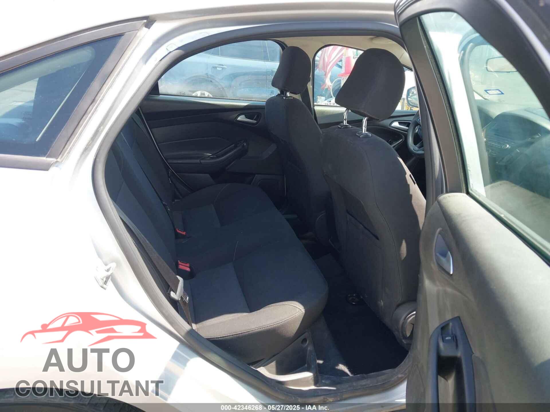 FORD FOCUS 2015 - 1FADP3F22FL347785
