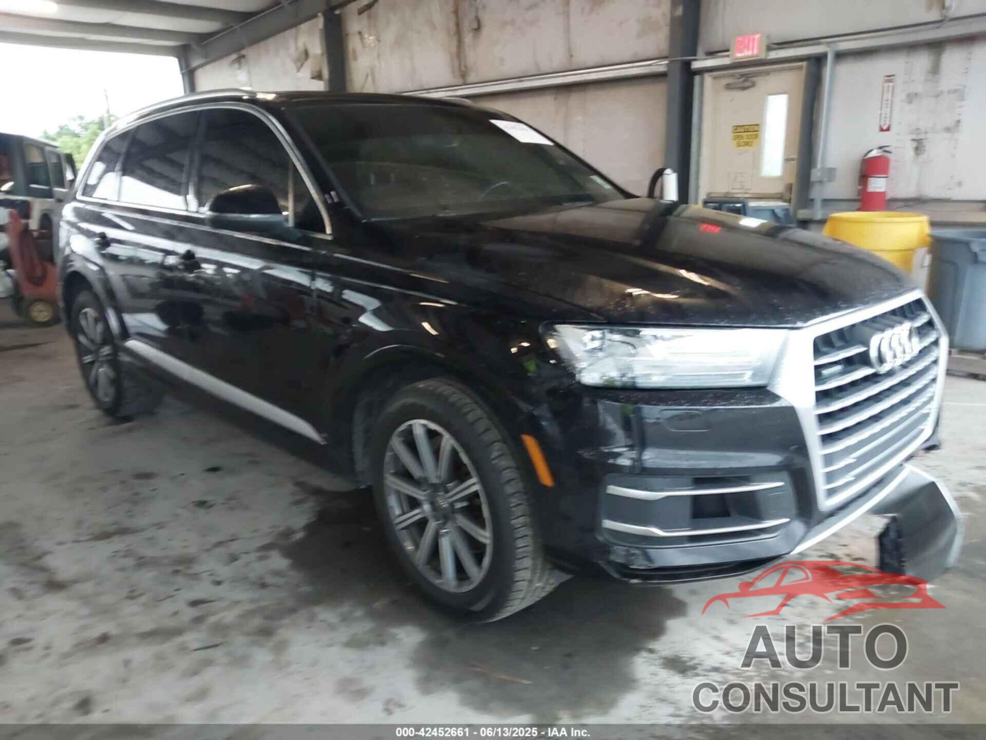 AUDI Q7 2018 - WA1VAAF75JD011819