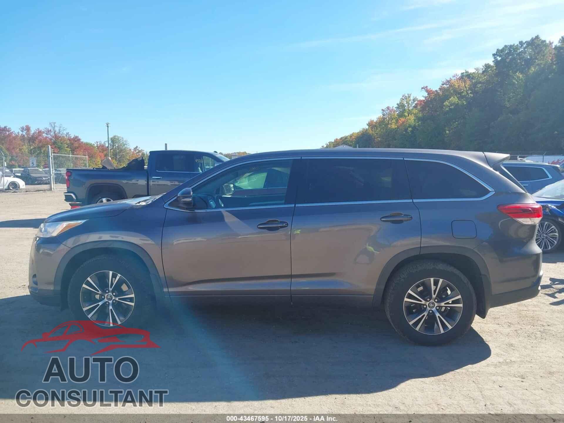 TOYOTA HIGHLANDER 2018 - 5TDBZRFH3JS498564