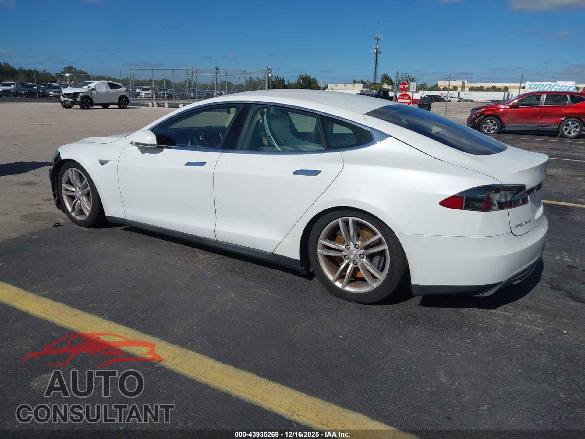 TESLA MODEL S 2013 - 5YJSA1CN0DFP03382