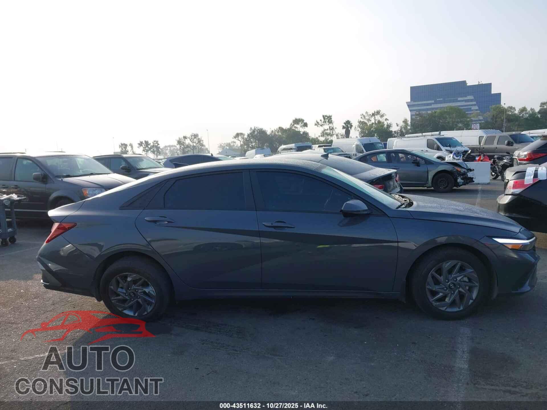 HYUNDAI ELANTRA 2024 - KMHLM4DG6RU808564
