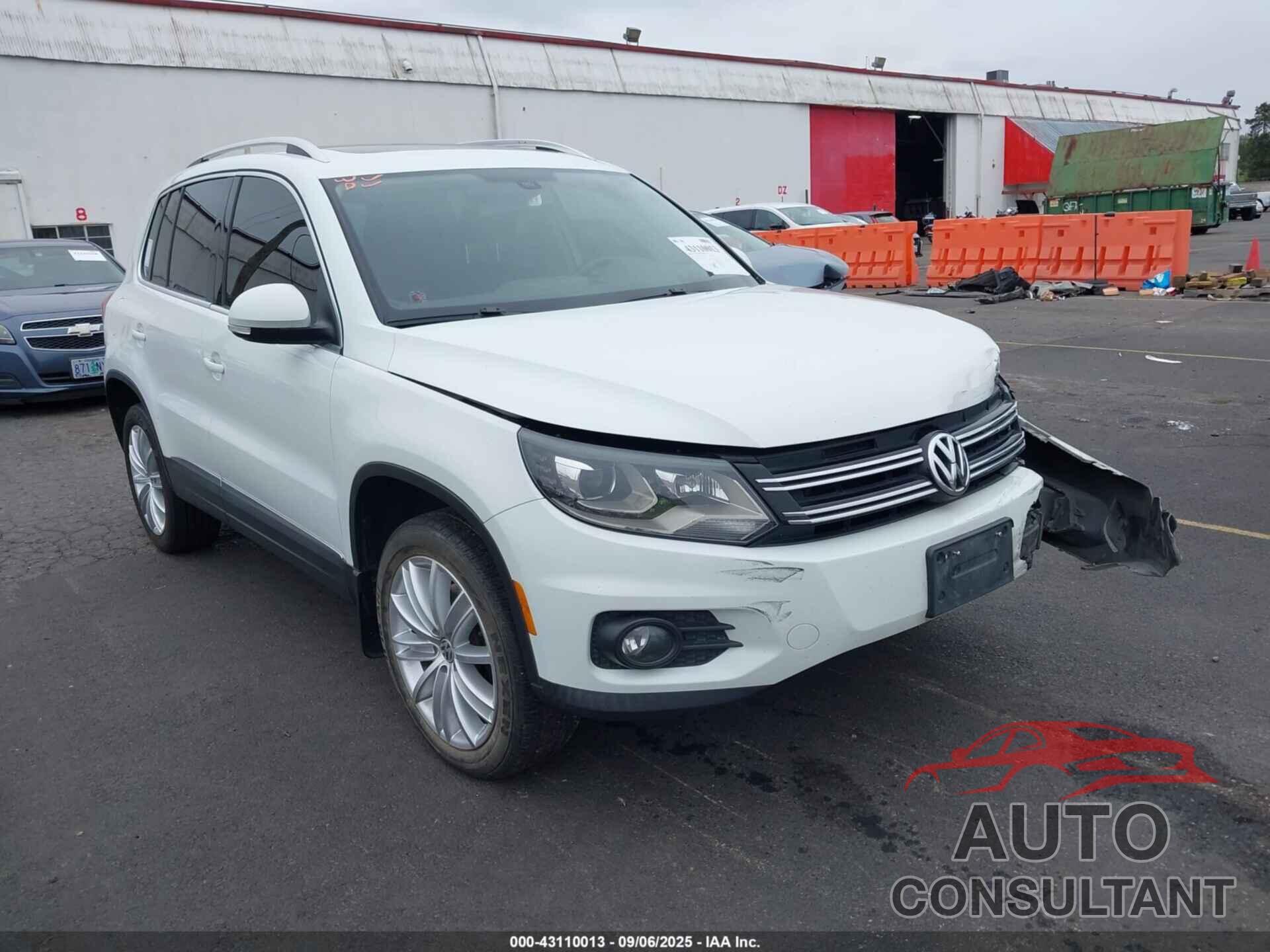 VOLKSWAGEN TIGUAN 2016 - WVGBV7AX5GW527954