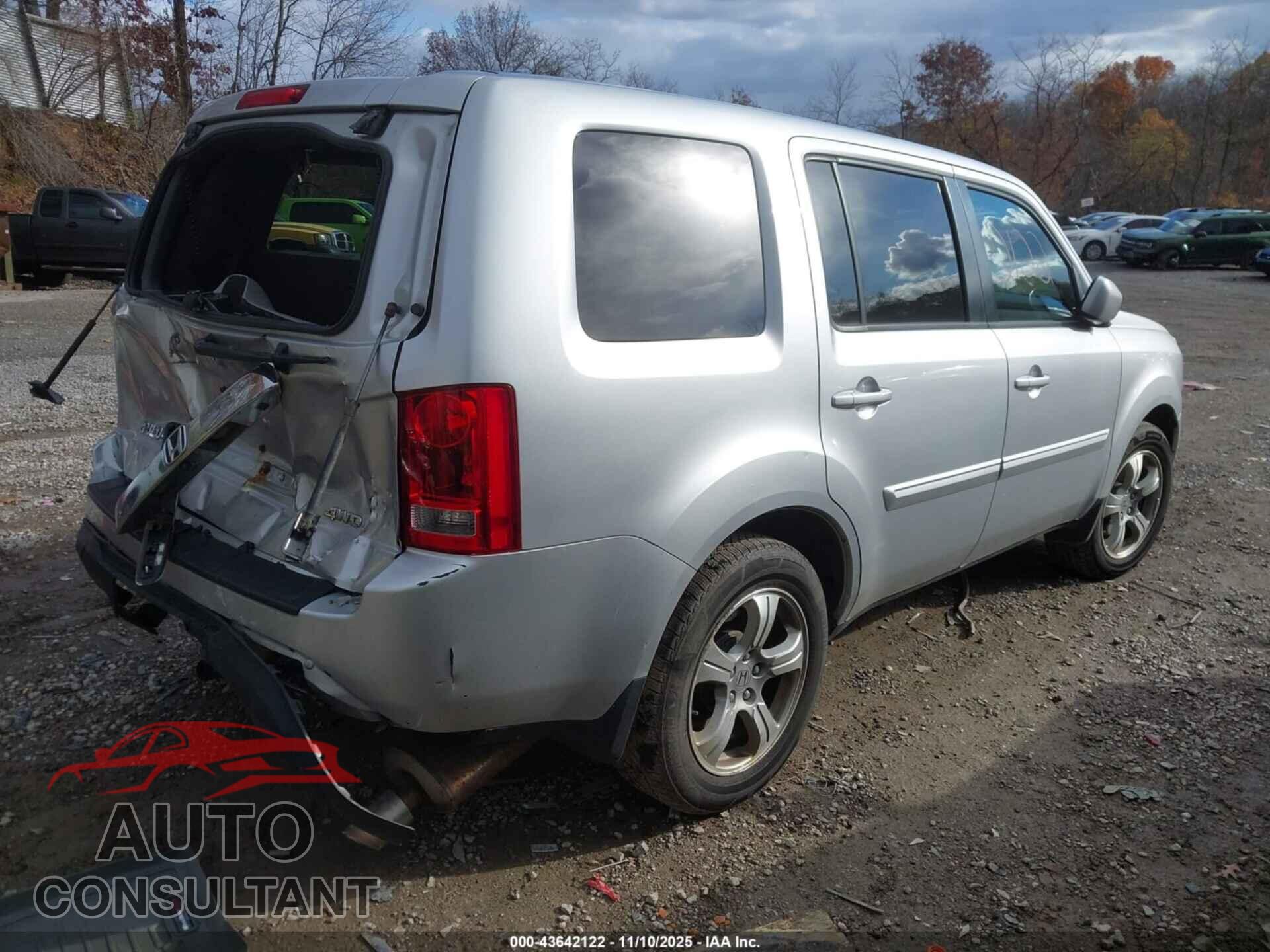 HONDA PILOT 2013 - 5FNYF4H42DB059557