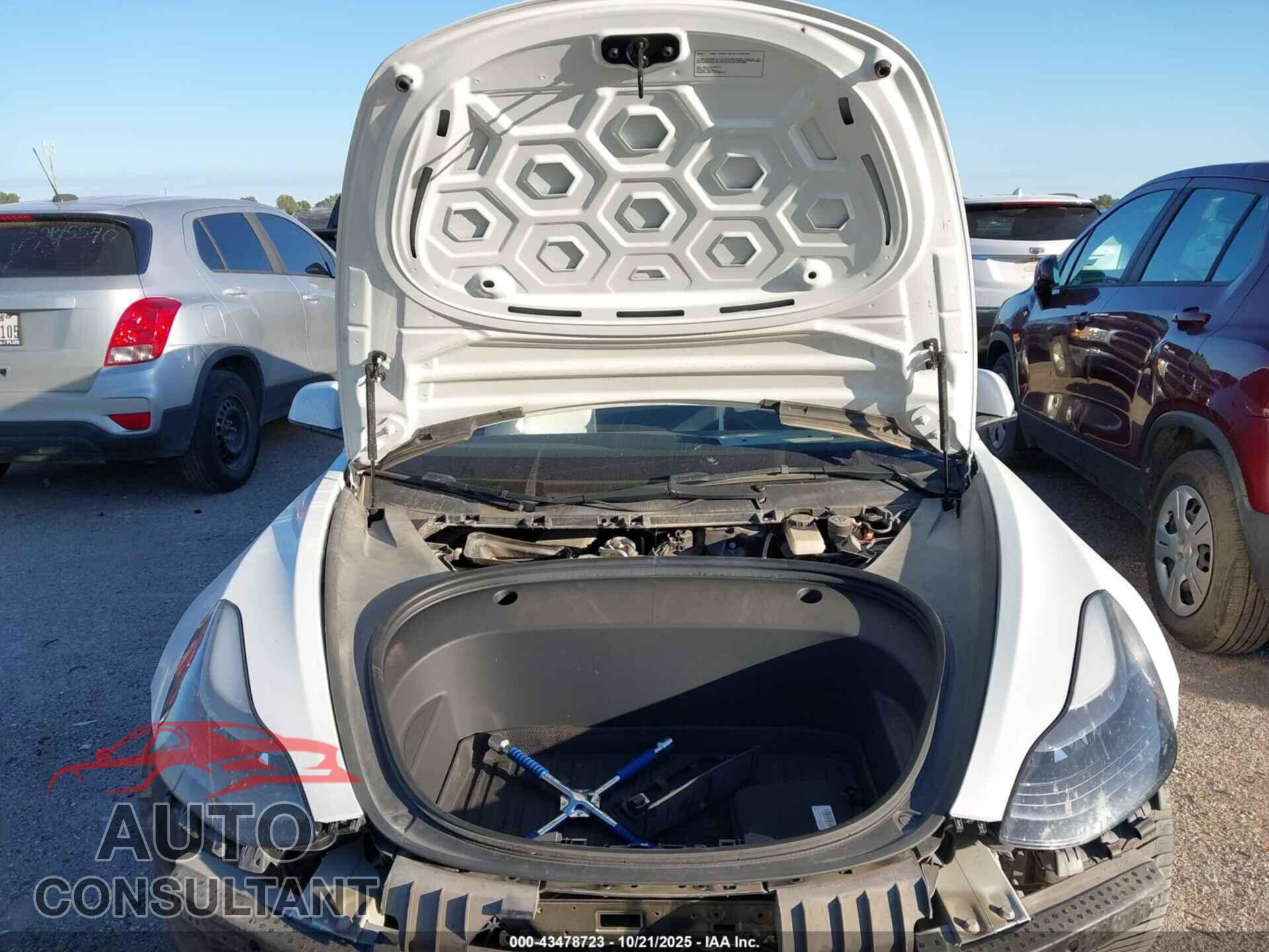 TESLA MODEL 3 2023 - 5YJ3E1EA1PF384209