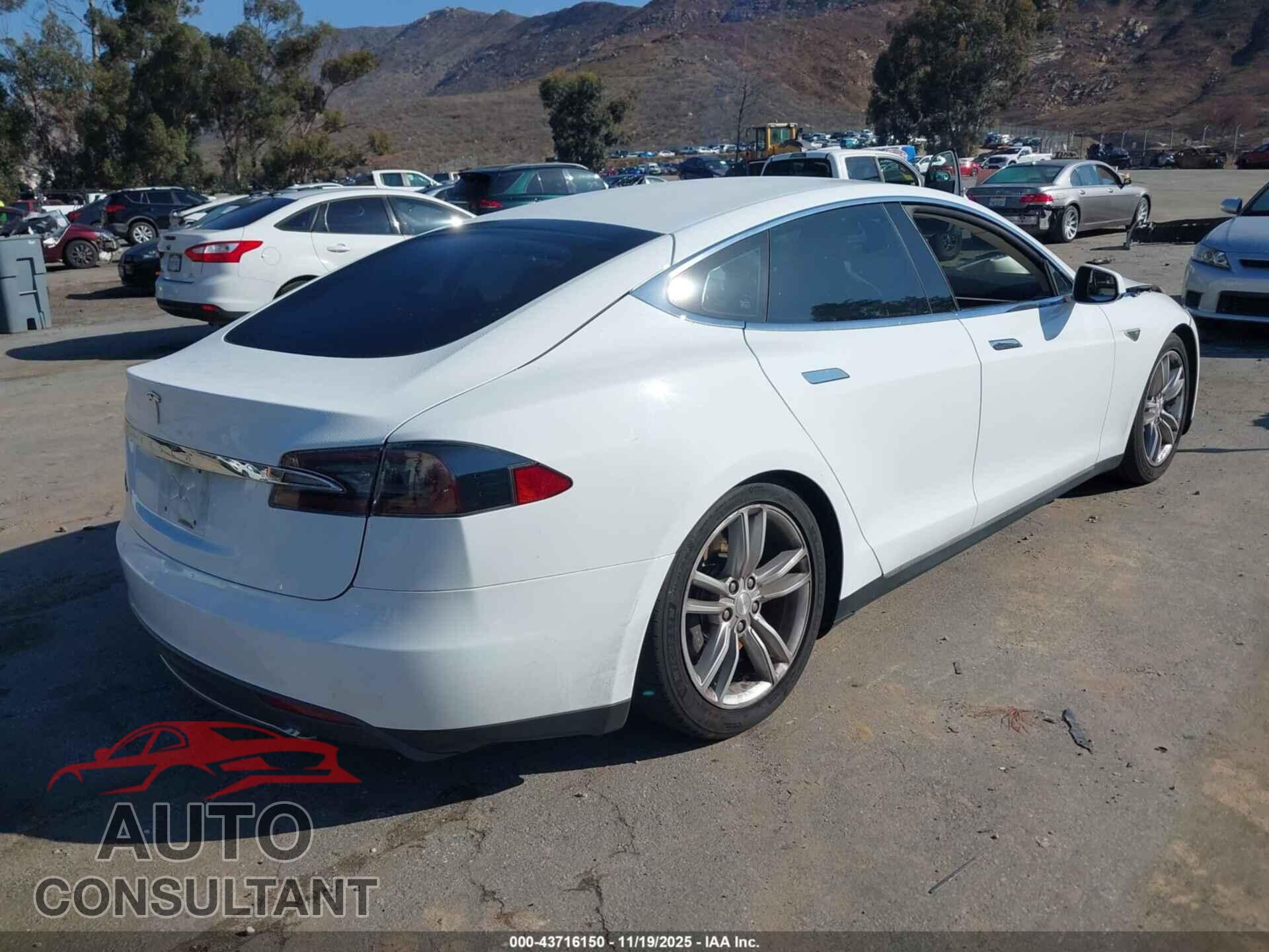 TESLA MODEL S 2013 - 5YJSA1AG6DFP08736
