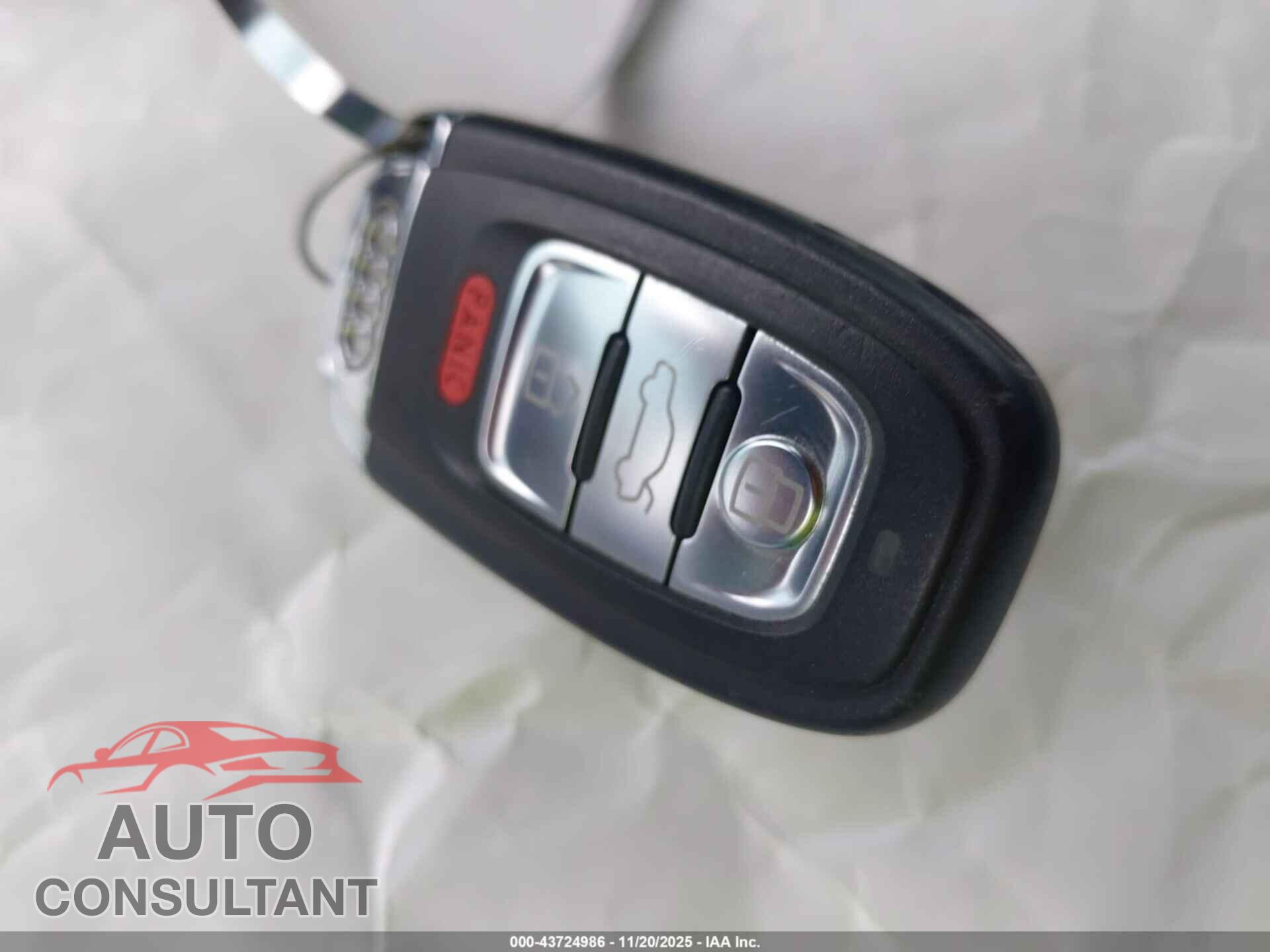 AUDI A5 2012 - WAULFAFR2CA044357