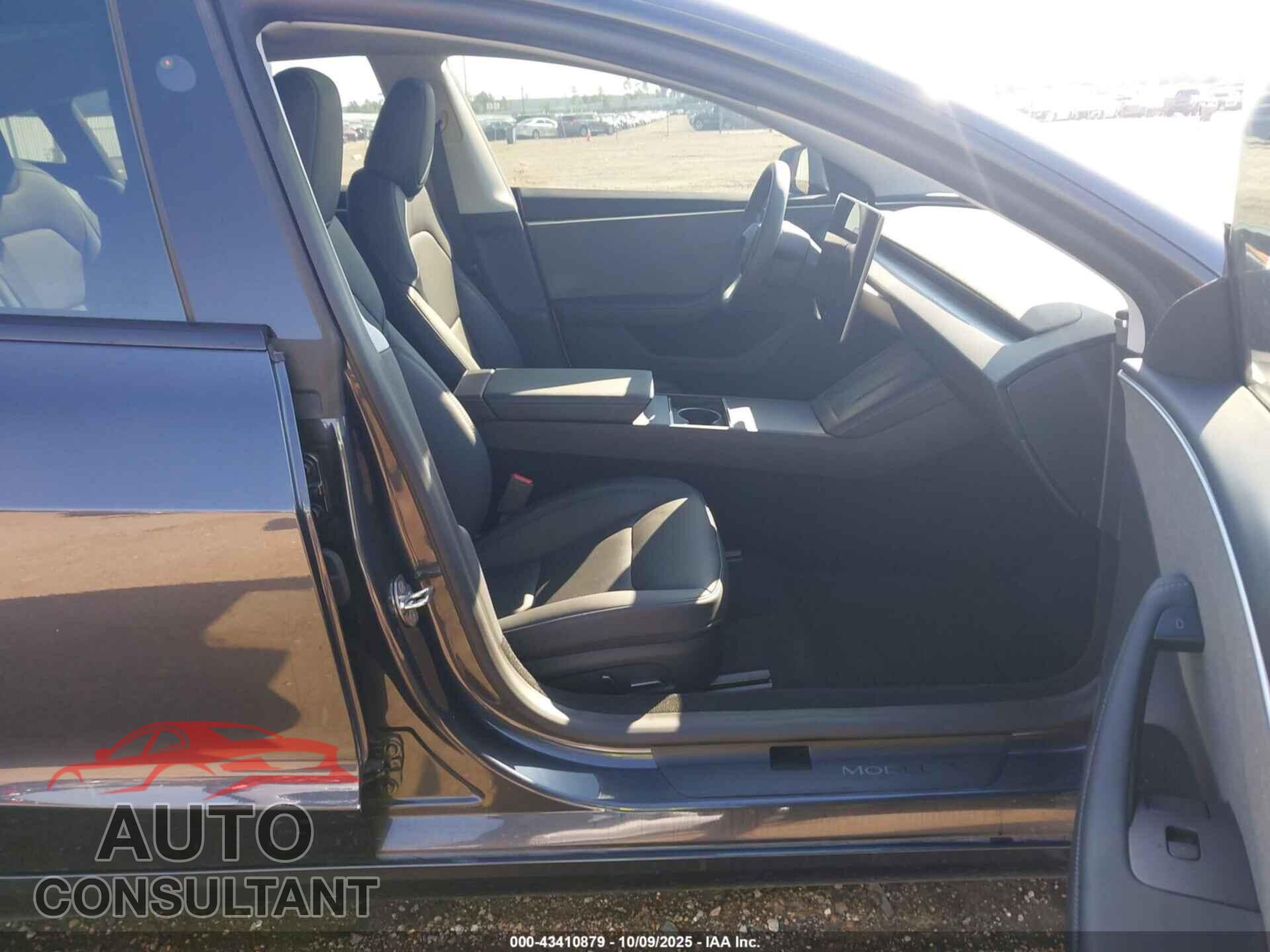 TESLA MODEL 3 2024 - 5YJ3E1EA8RF860832